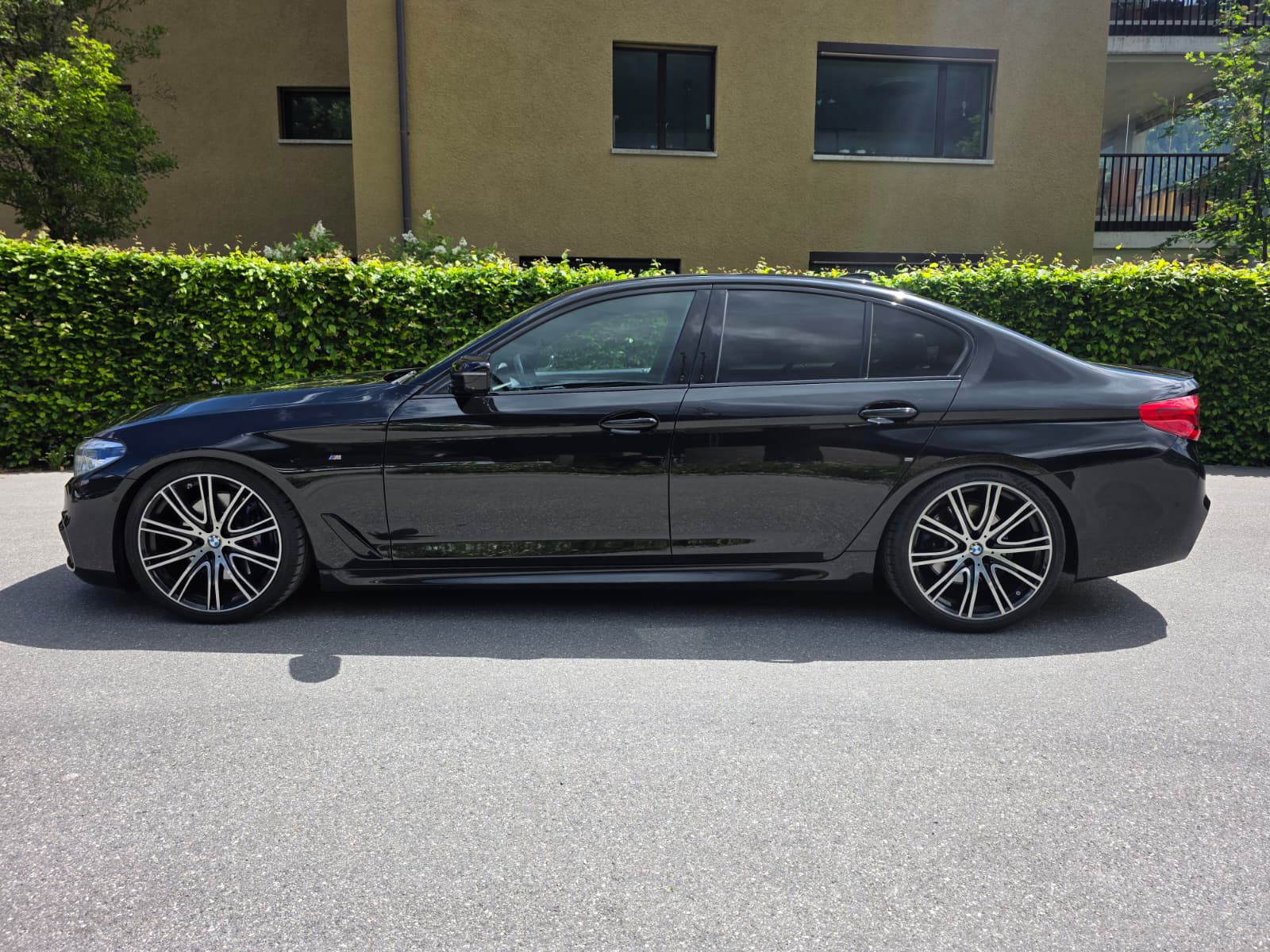 BMW M550d xDrive Steptronic-image-1