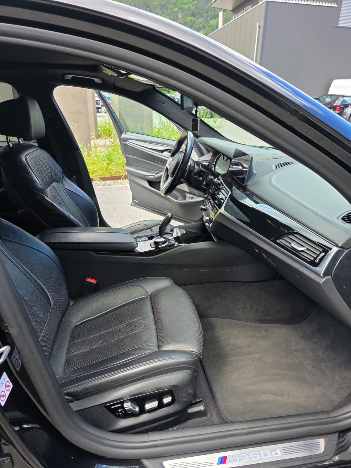 BMW M550d xDrive Steptronic-image-10
