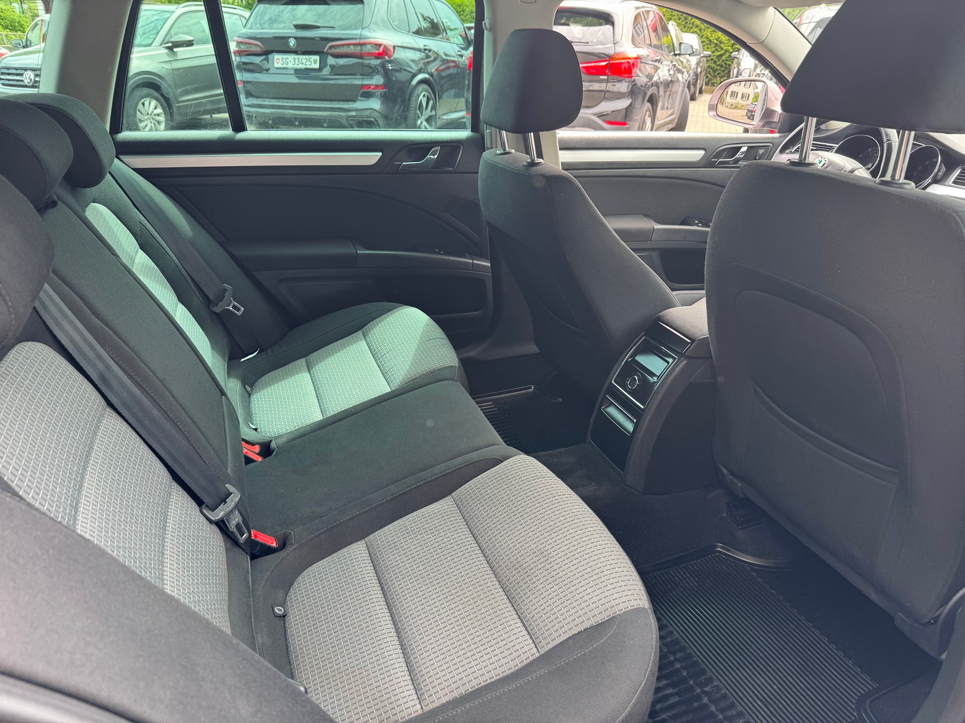 SKODA Superb Combi 1.8 TSI Ambition-image-6