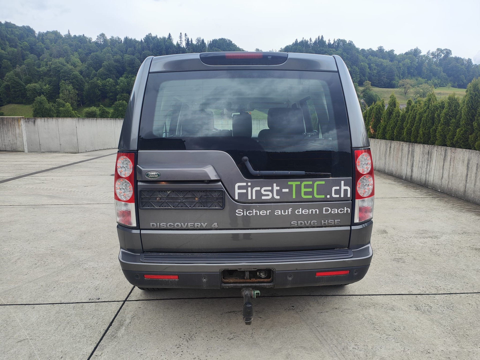 LAND ROVER Discovery 3.0 SDV6 HSE Automatic-image-6