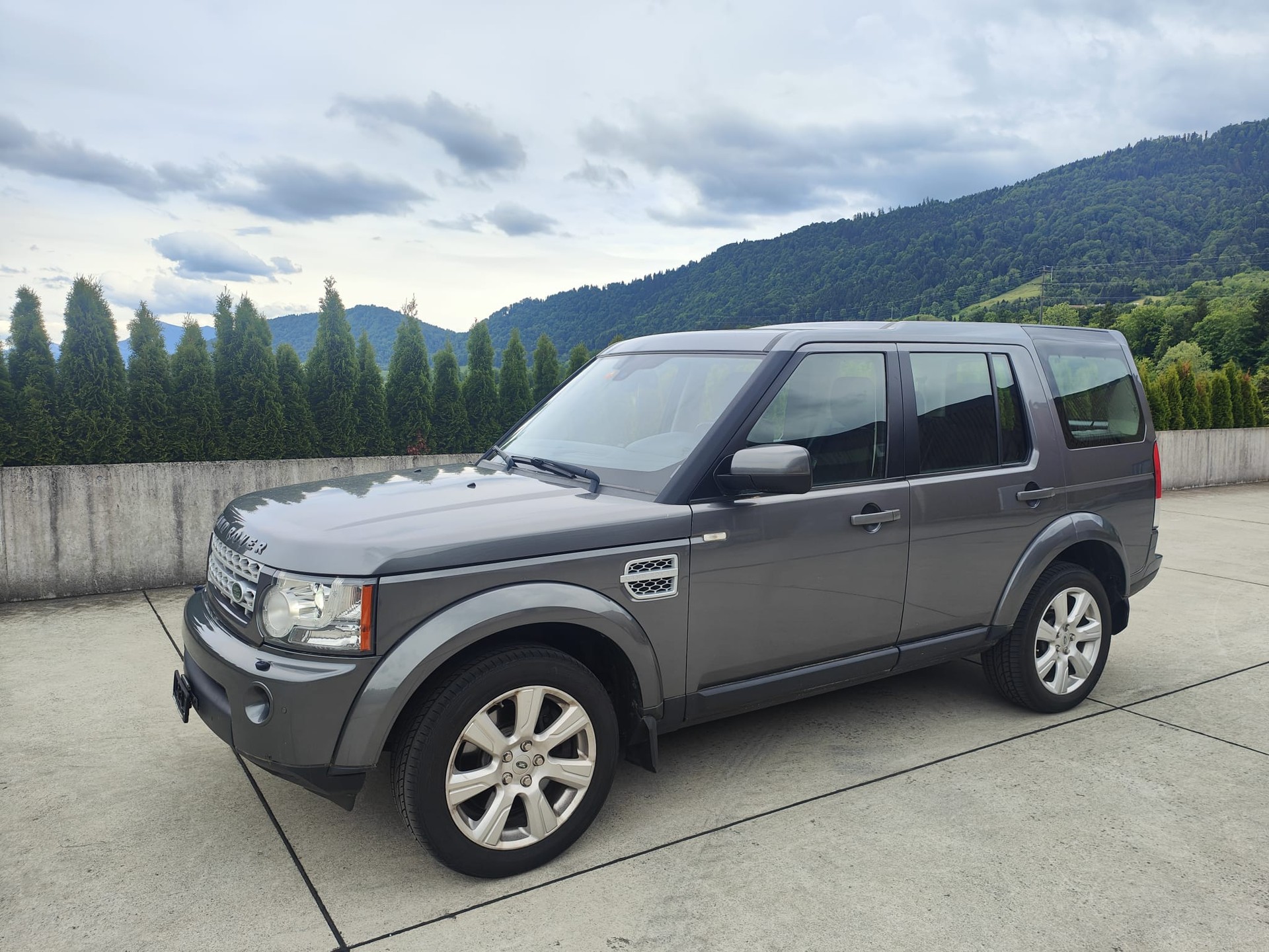 LAND ROVER Discovery 3.0 SDV6 HSE Automatic-image-1