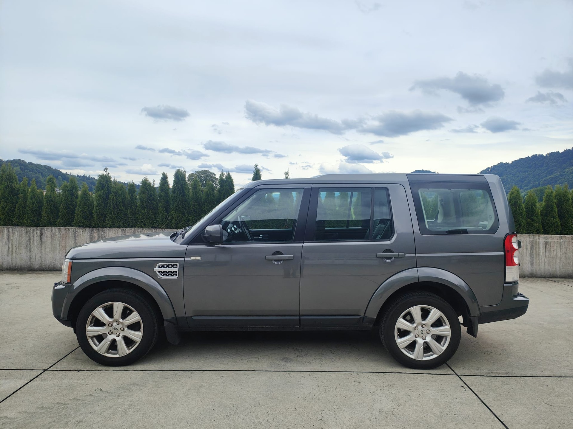 LAND ROVER Discovery 3.0 SDV6 HSE Automatic