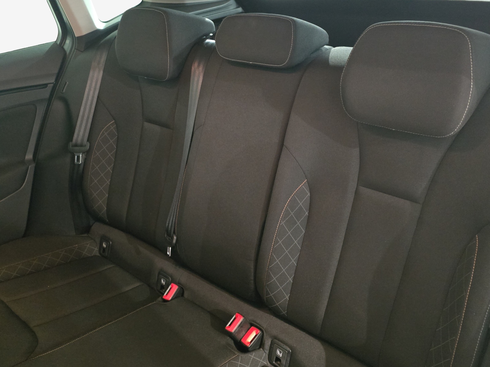 SKODA Kamiq 1.0 TSI Ambition DSG-image-11