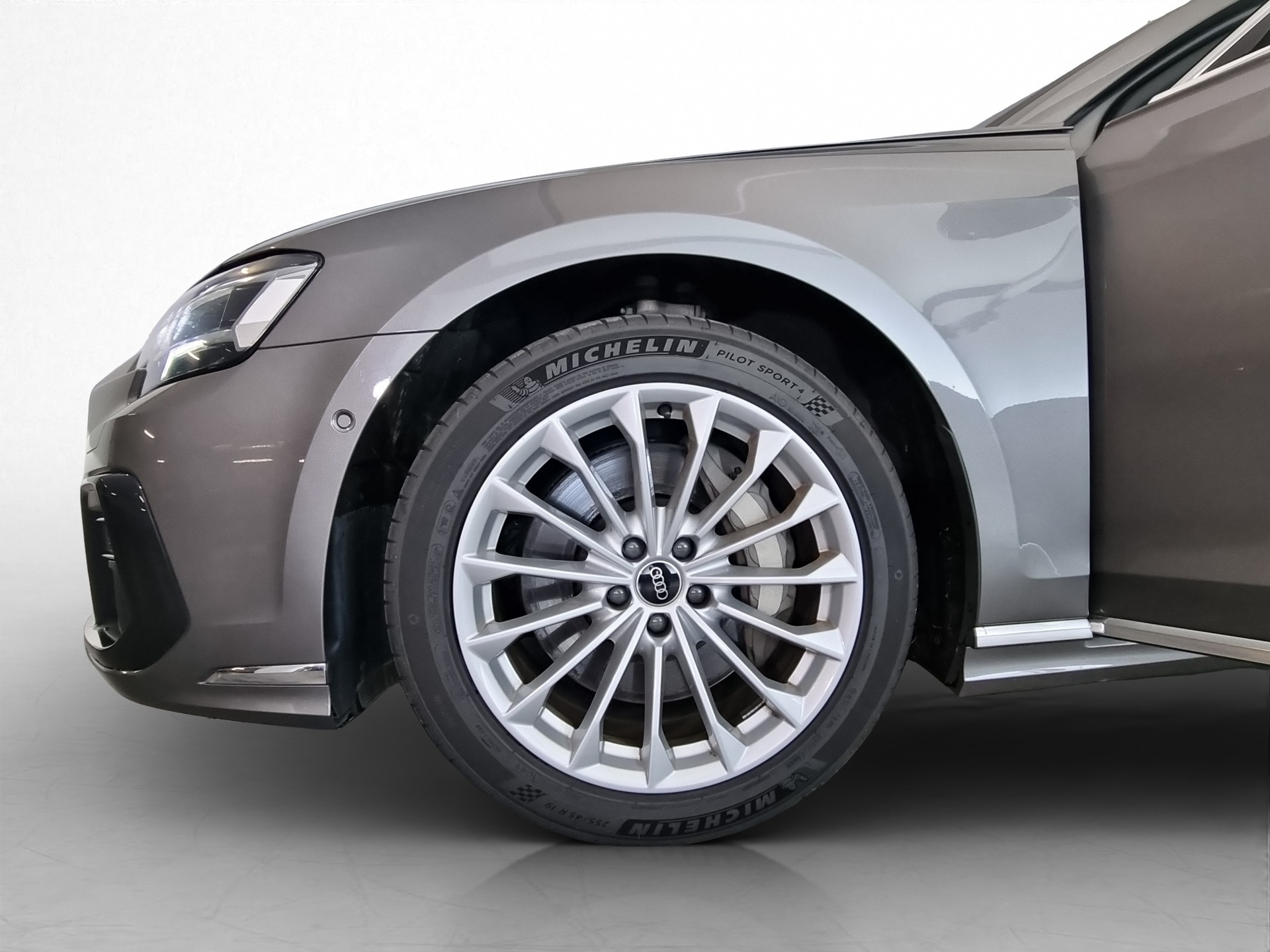 AUDI A8 3.0 TFSI V6 quattro 8-Gang tiptronic-image-5