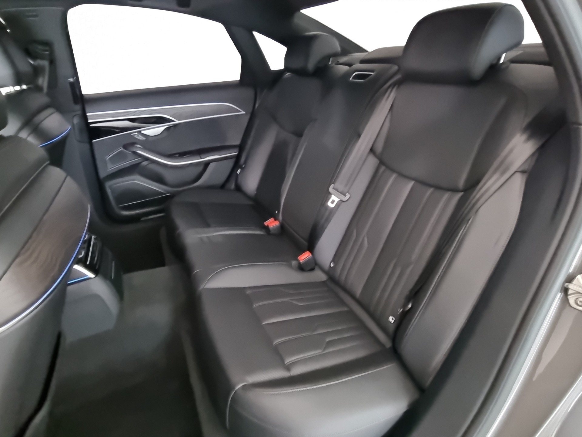 AUDI A8 3.0 TFSI V6 quattro 8-Gang tiptronic-image-7