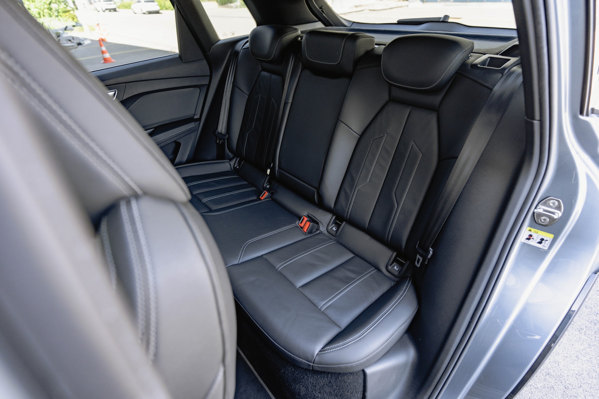AUDI Q4 e-tron 50 quattro * S - Line * FRISCH AB MFK * TRAUMHAFTE AUSSTATTUNG * GEPFLEGTES FAHRZEUG * SOH 90.1% *-image-26