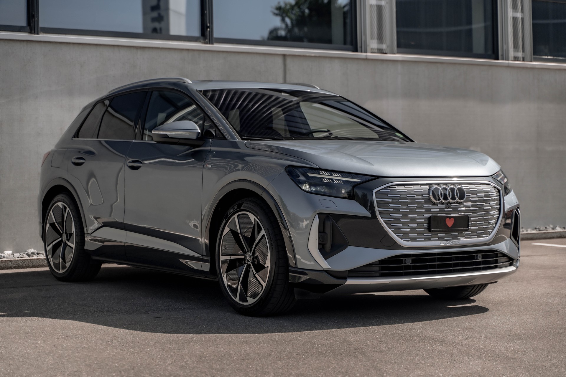 AUDI Q4 e-tron 50 quattro * S - Line * FRISCH AB MFK * TRAUMHAFTE AUSSTATTUNG * GEPFLEGTES FAHRZEUG * SOH 90.1% *-image-3