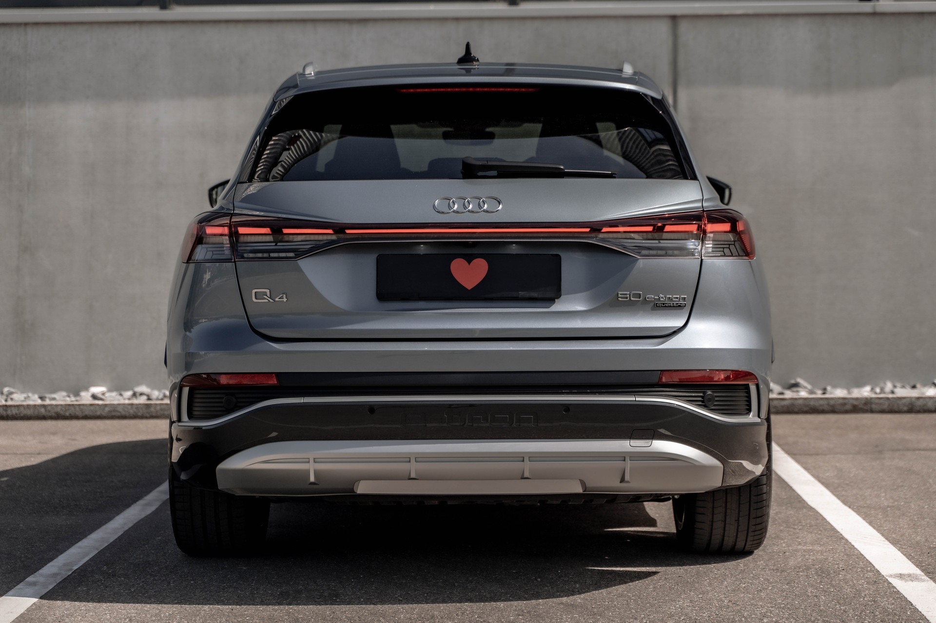 AUDI Q4 e-tron 50 quattro * S - Line * FRISCH AB MFK * TRAUMHAFTE AUSSTATTUNG * GEPFLEGTES FAHRZEUG * SOH 90.1% *-image-5