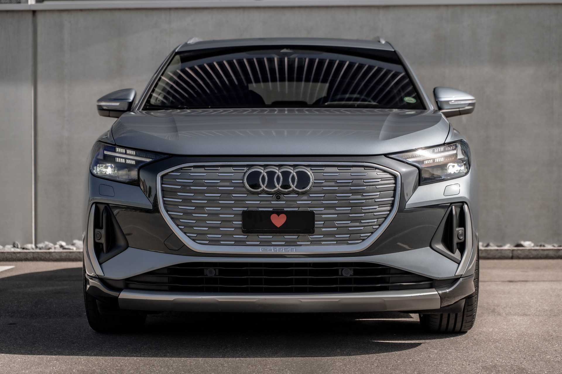 AUDI Q4 e-tron 50 quattro * S - Line * FRISCH AB MFK * TRAUMHAFTE AUSSTATTUNG * GEPFLEGTES FAHRZEUG * SOH 90.1% *-image-2