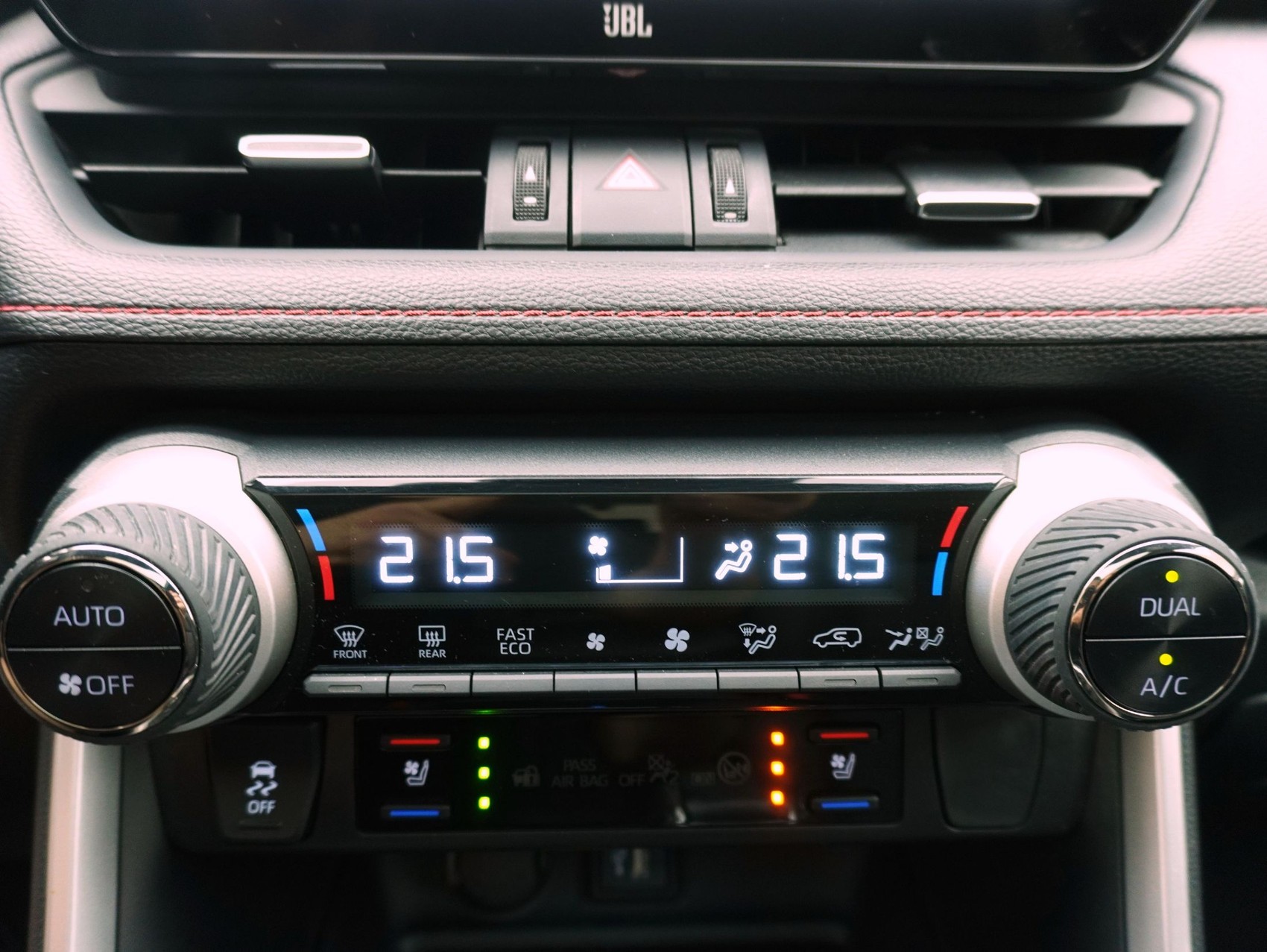 TOYOTA RAV4 2.5 Plug-In-Hybrid Platinum-image-18