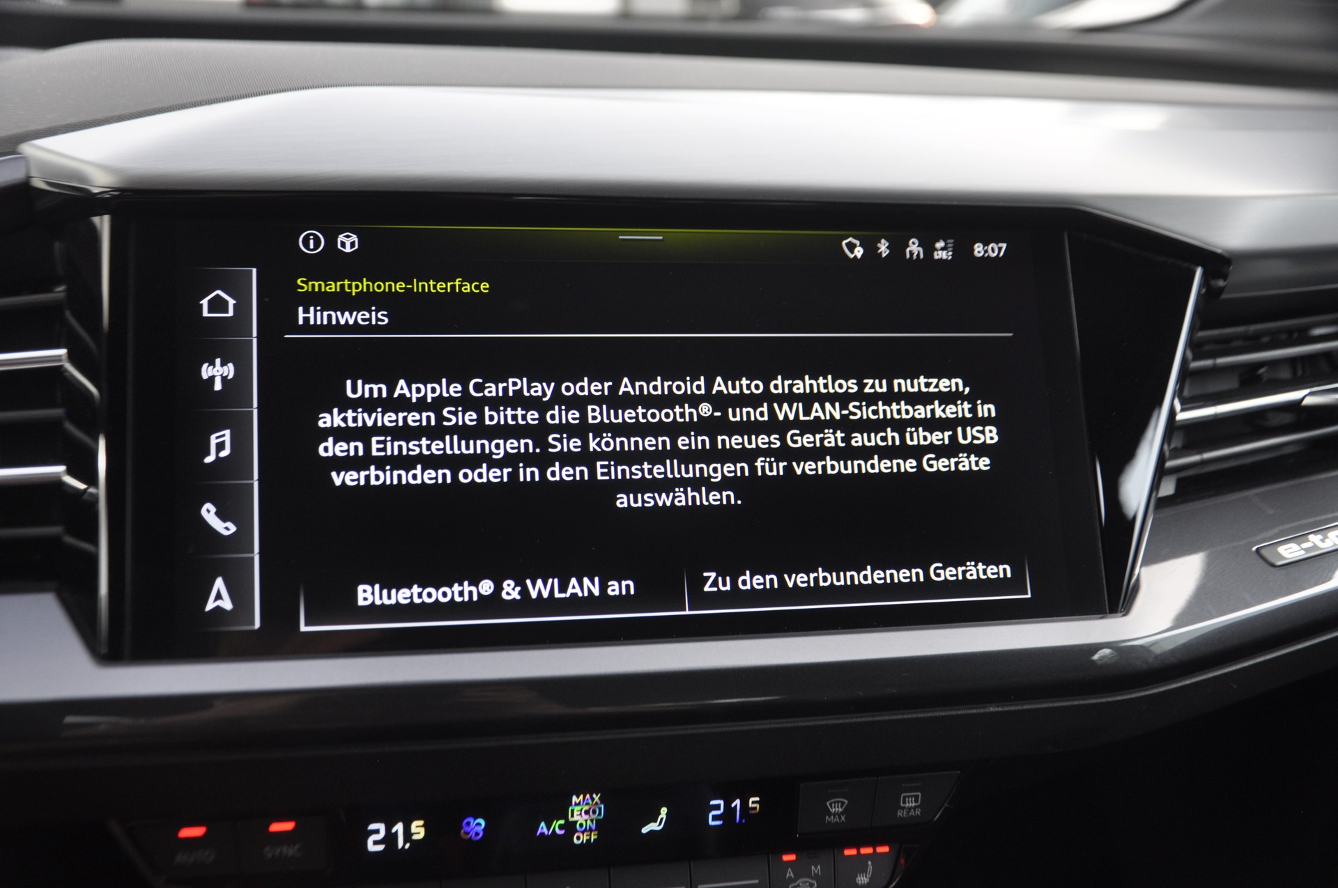 AUDI Q4 Sportback e-tron 50 quattro S line-image-11