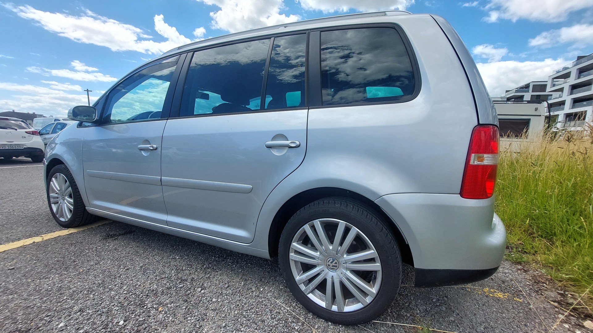 VW Touran 2.0 TDI Highline-image-0