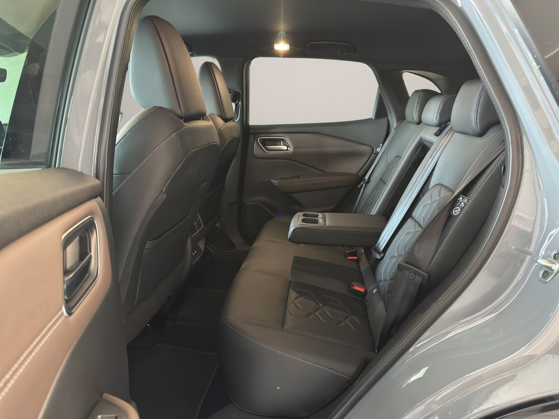 NISSAN Qashqai 1.3 DIG-T MHEV Tekna+ Xtronic 4x4-image-10