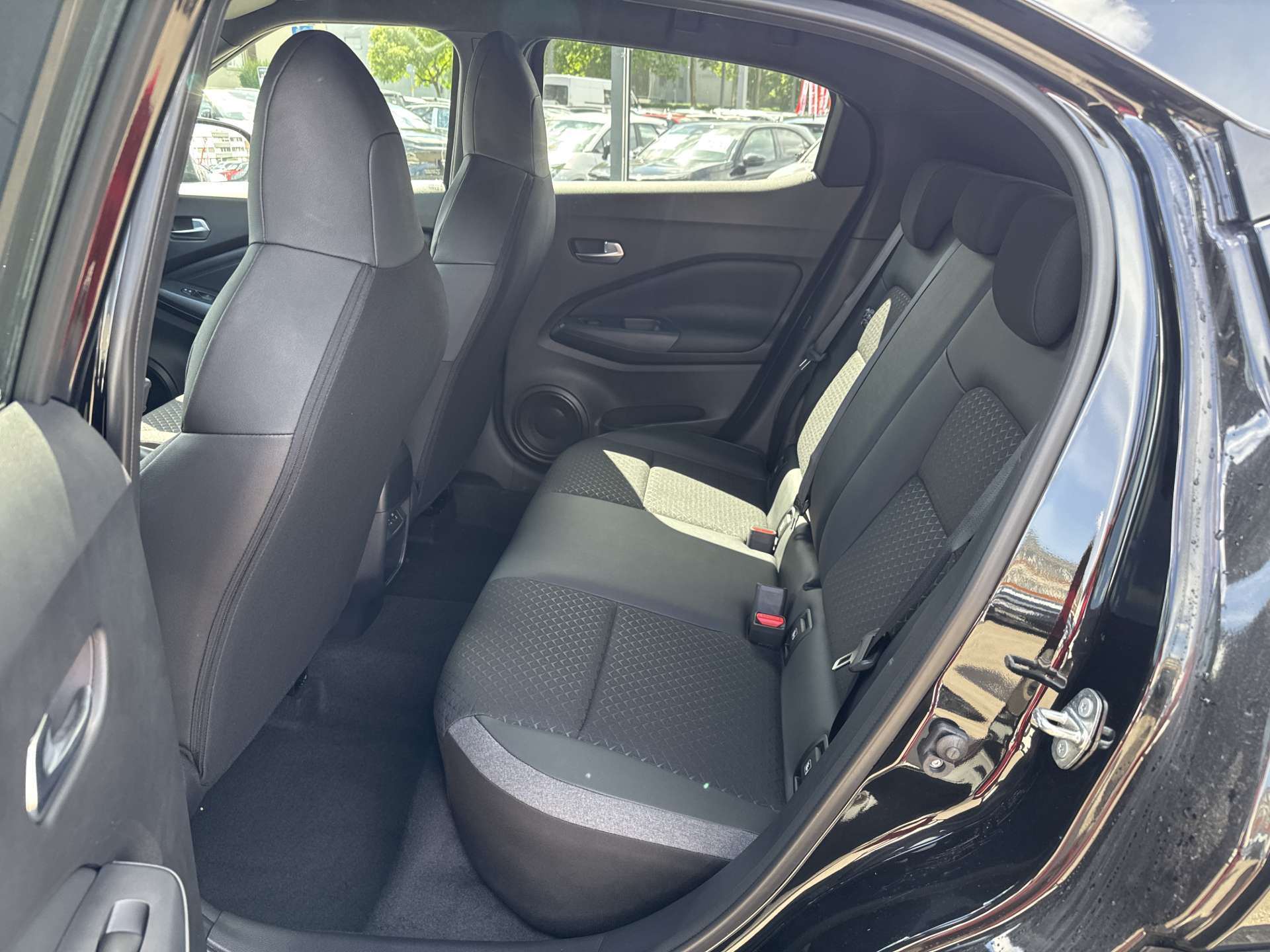 NISSAN Juke 1.0 DIG-T N-Connecta DCT-Automat-image-6