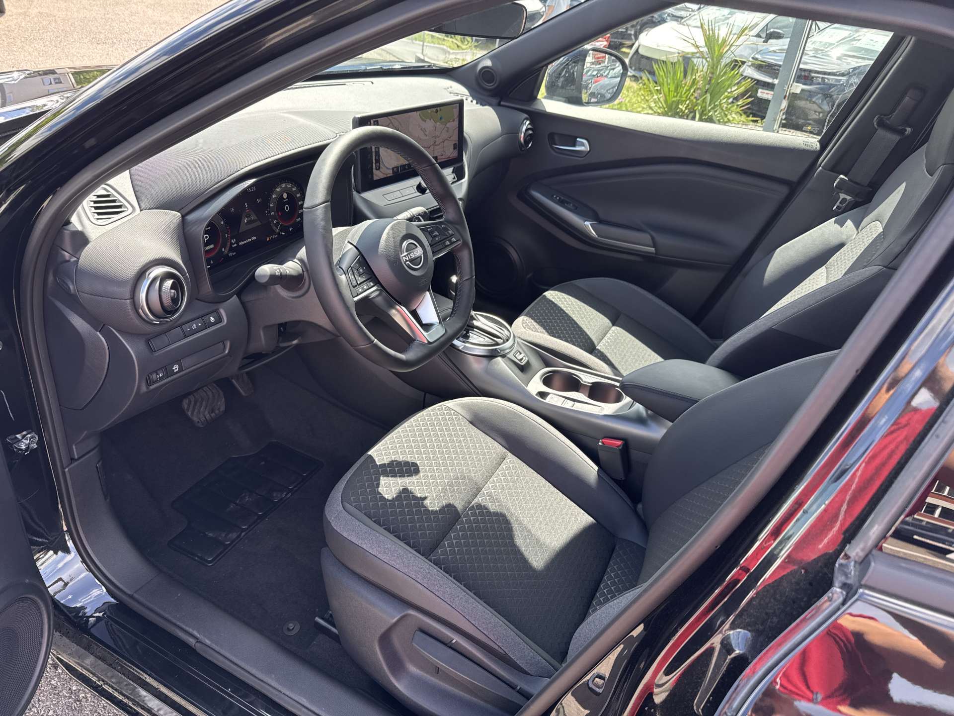 NISSAN Juke 1.0 DIG-T N-Connecta DCT-Automat-image-5