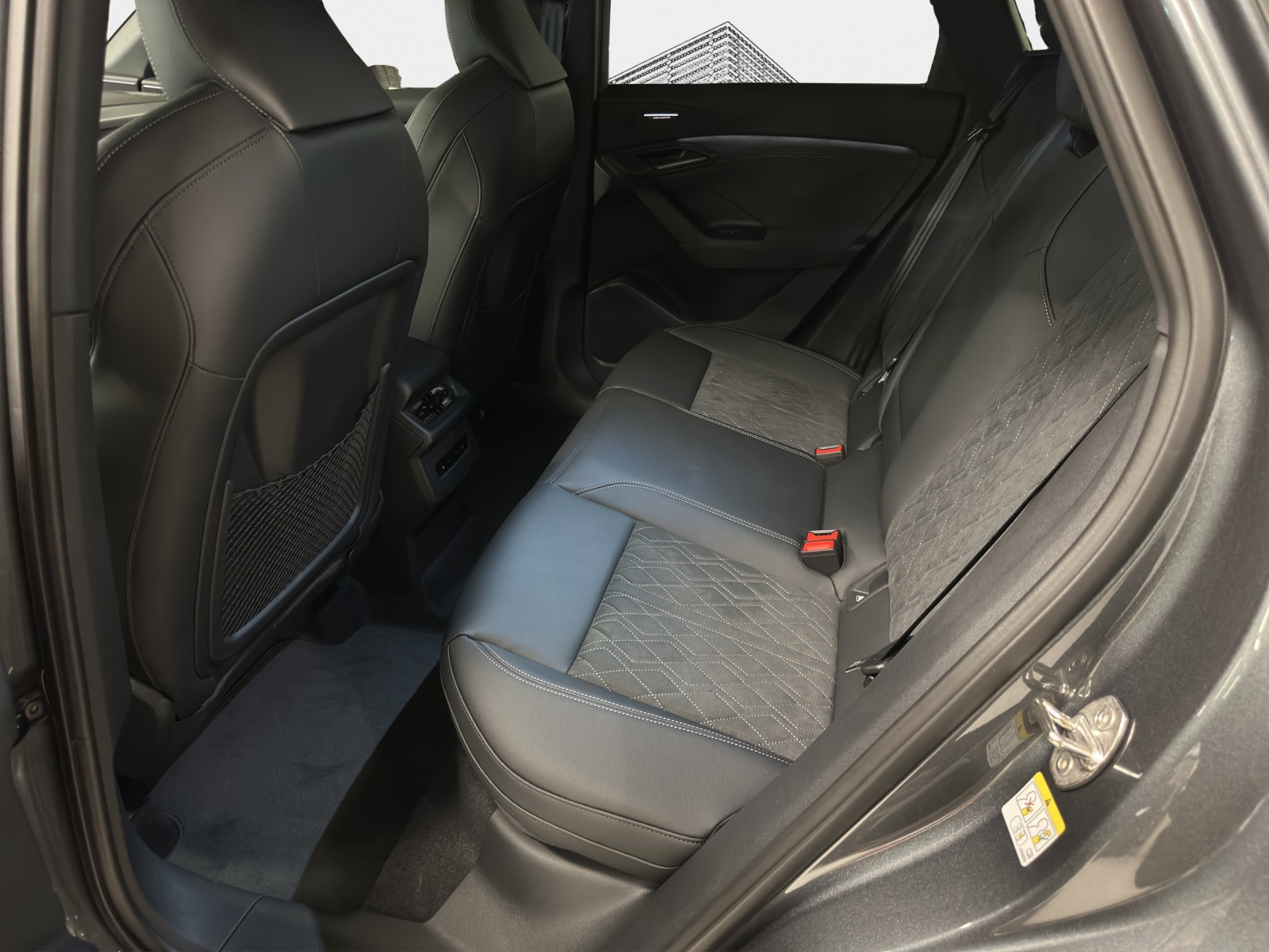 AUDI Q6 Sportback e-tron quattro-image-11