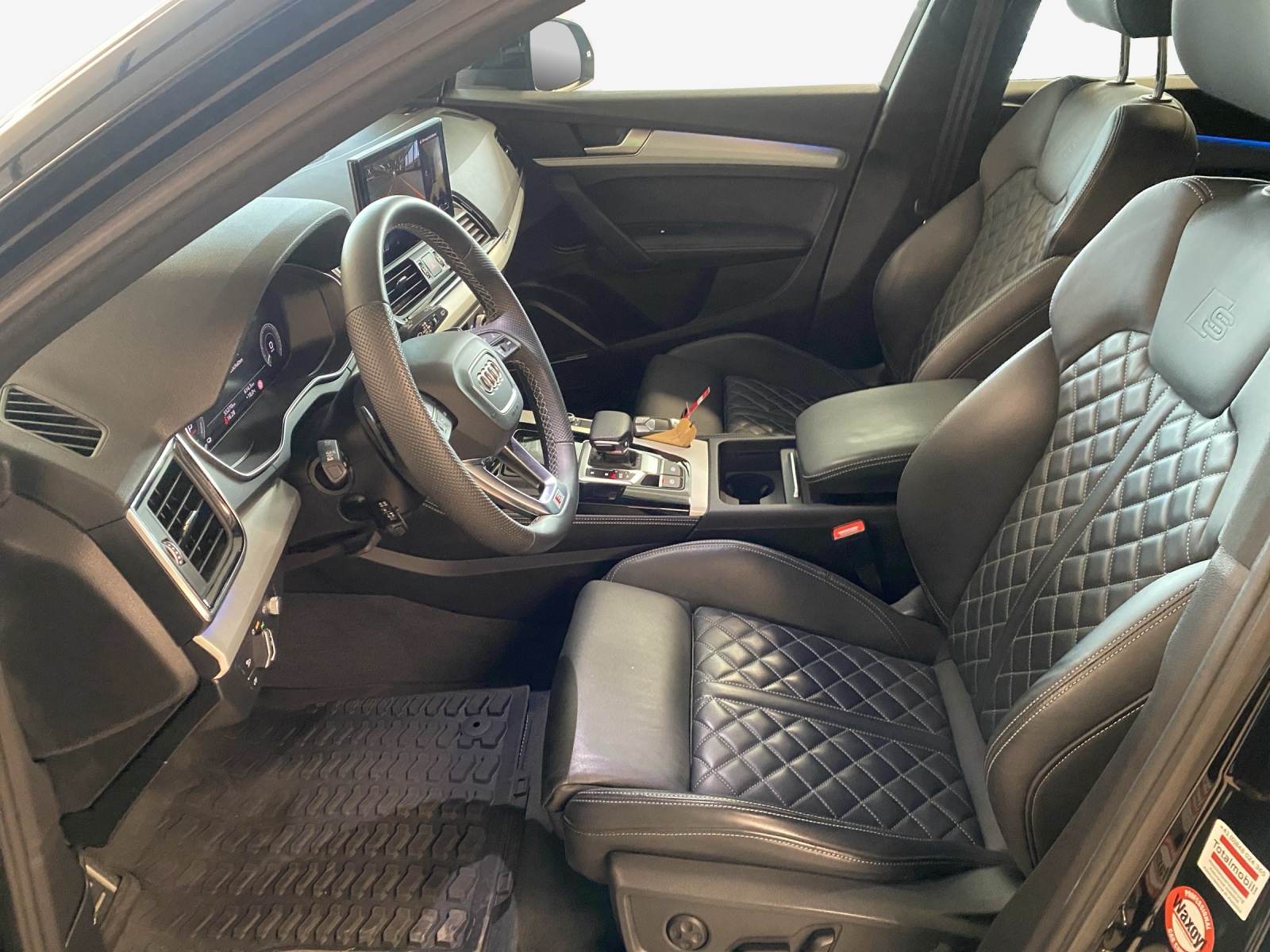AUDI Q5 Sportback 55 TFSI e PHEV S line quattro S-tronic-image-8