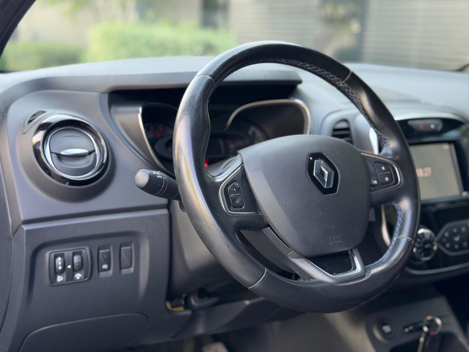 RENAULT Captur 1.3 T 16V S-Edition EDC-image-11