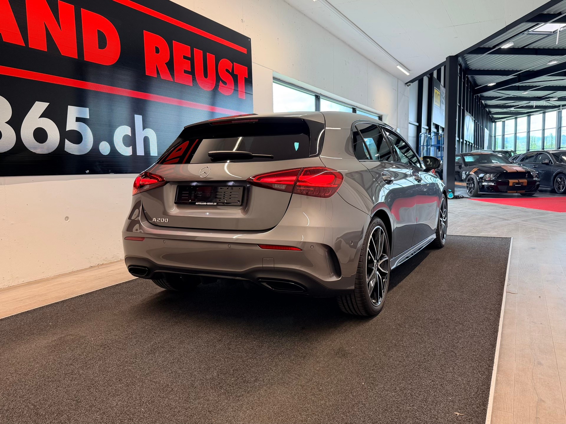 MERCEDES-BENZ A 200 7G-DCT AMG Line-image-6