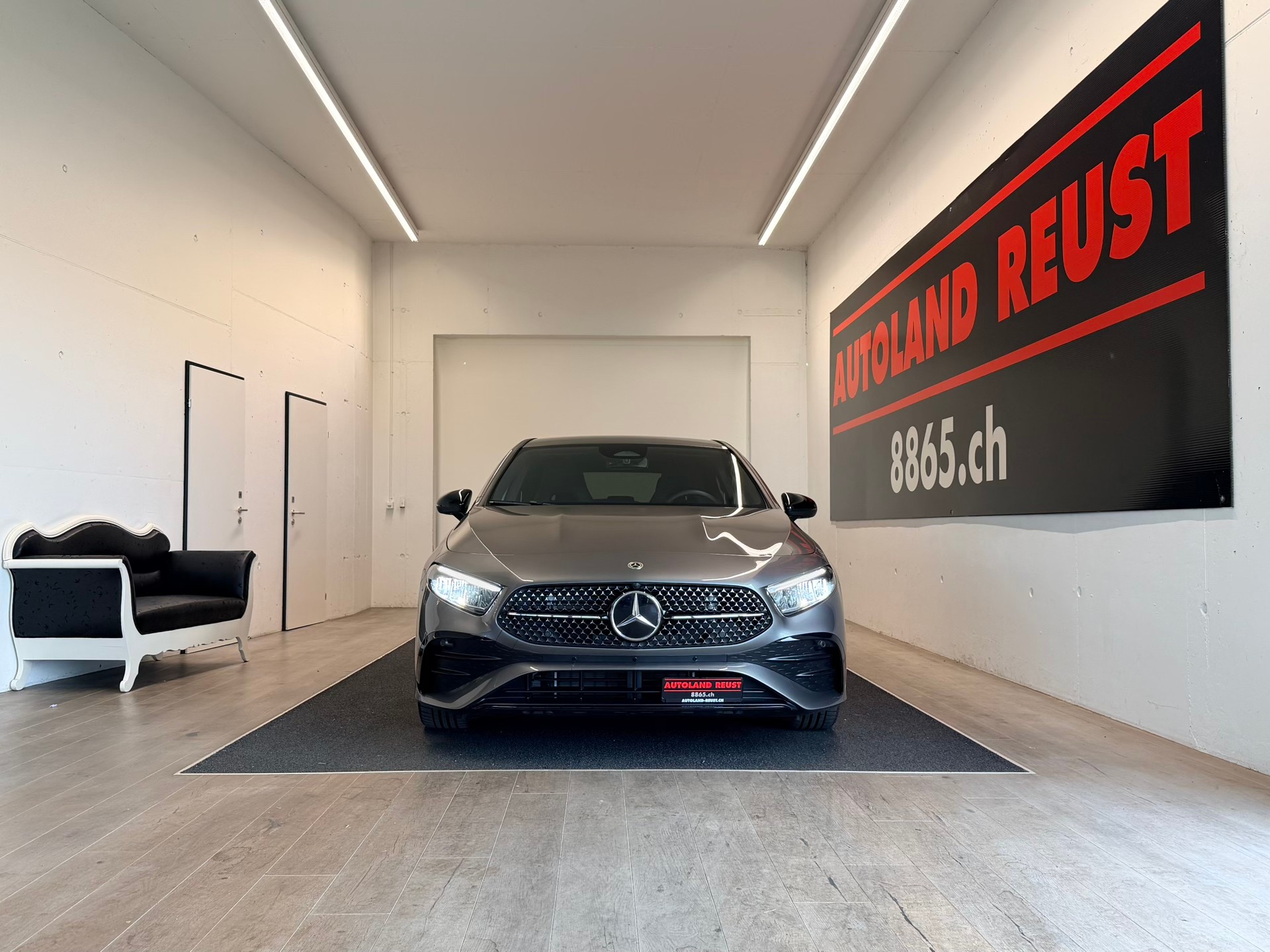 MERCEDES-BENZ A 200 7G-DCT AMG Line-image-1