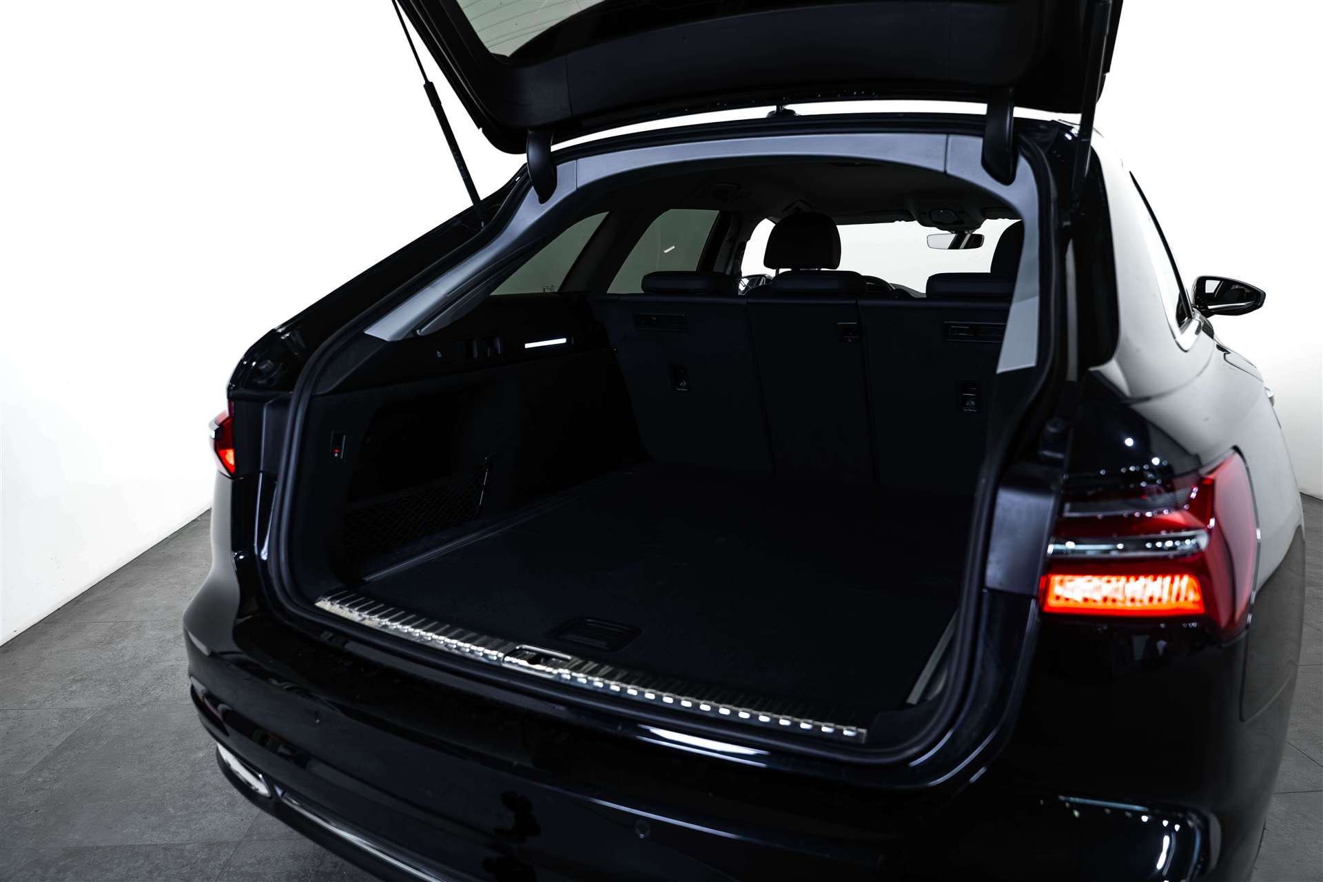 AUDI A6 Avant 45 TFSI S line S-tronic quattro-image-5