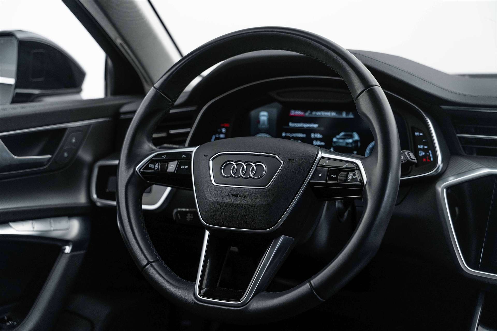 AUDI A6 Avant 45 TFSI S line S-tronic quattro-image-11