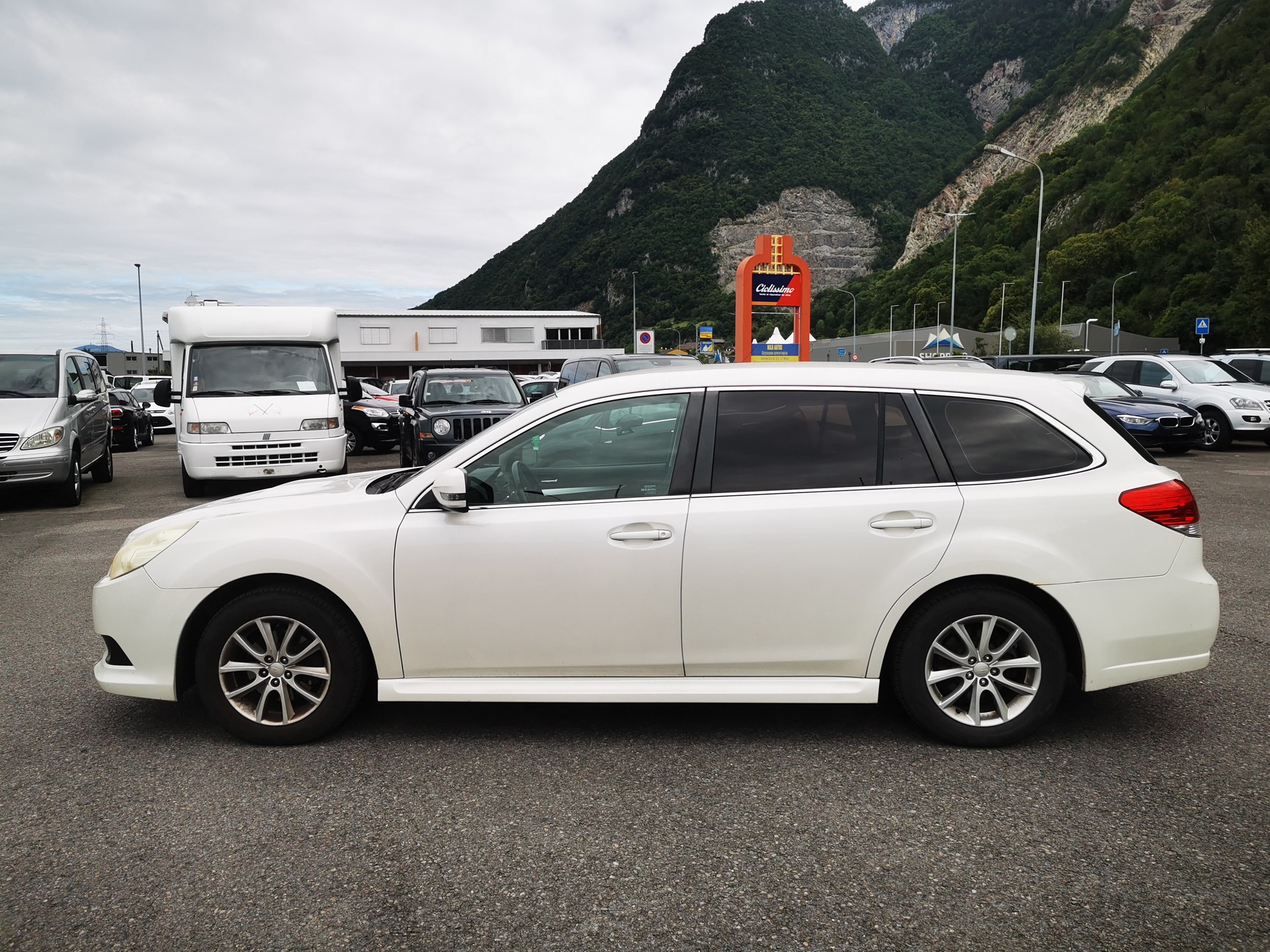 SUBARU Legacy 2.0D Swiss Special AWD-image-4