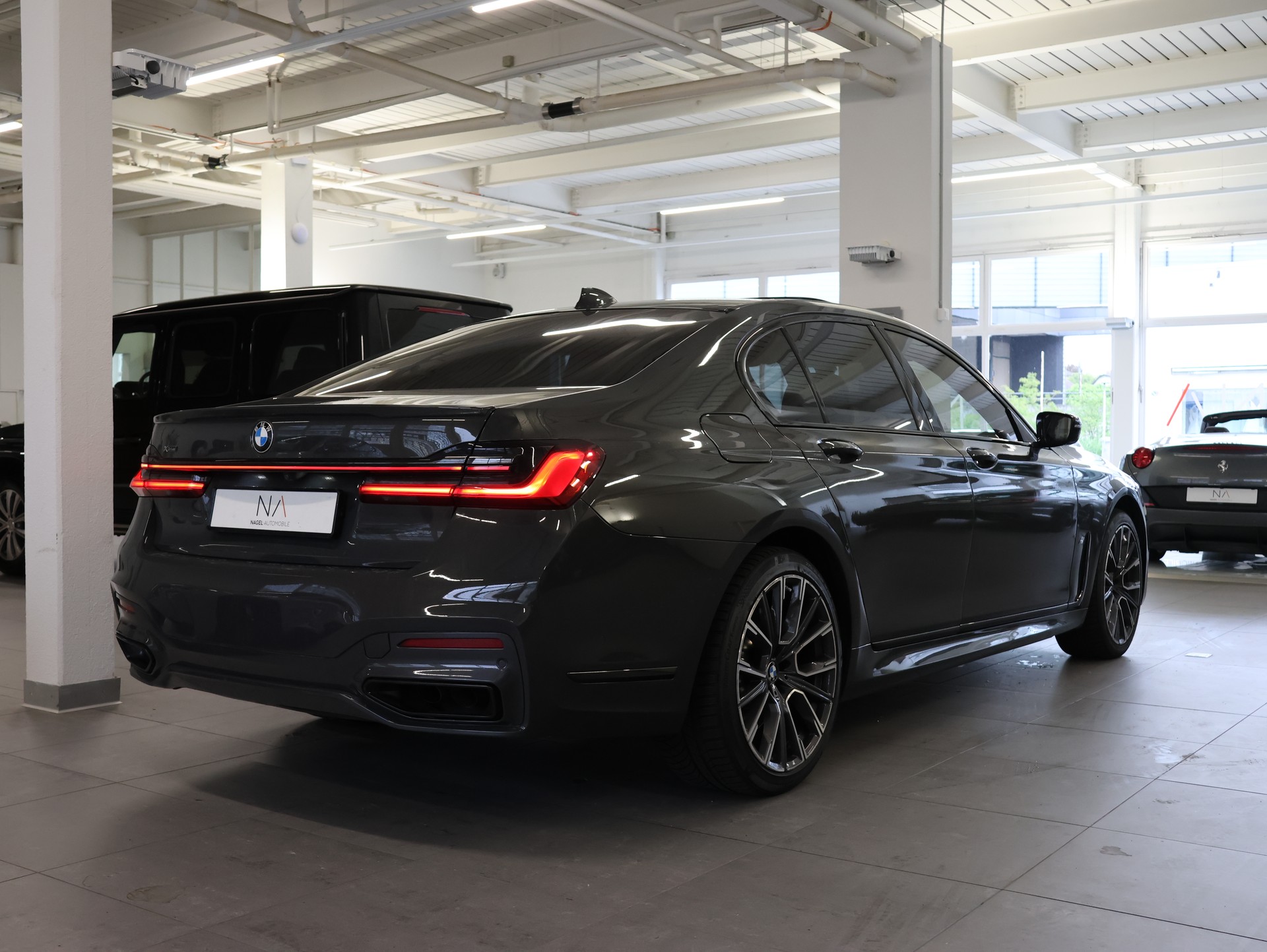 BMW 750i xDrive M Sport Steptronic *360 Kamera* *Bowers & Wilkings* *Panoramadach*-image-5