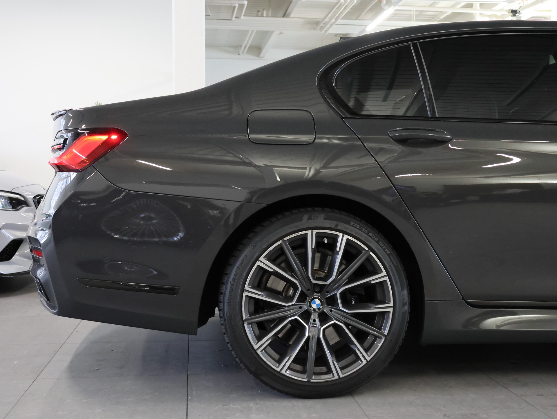 BMW 750i xDrive M Sport Steptronic *360 Kamera* *Bowers & Wilkings* *Panoramadach*-image-12