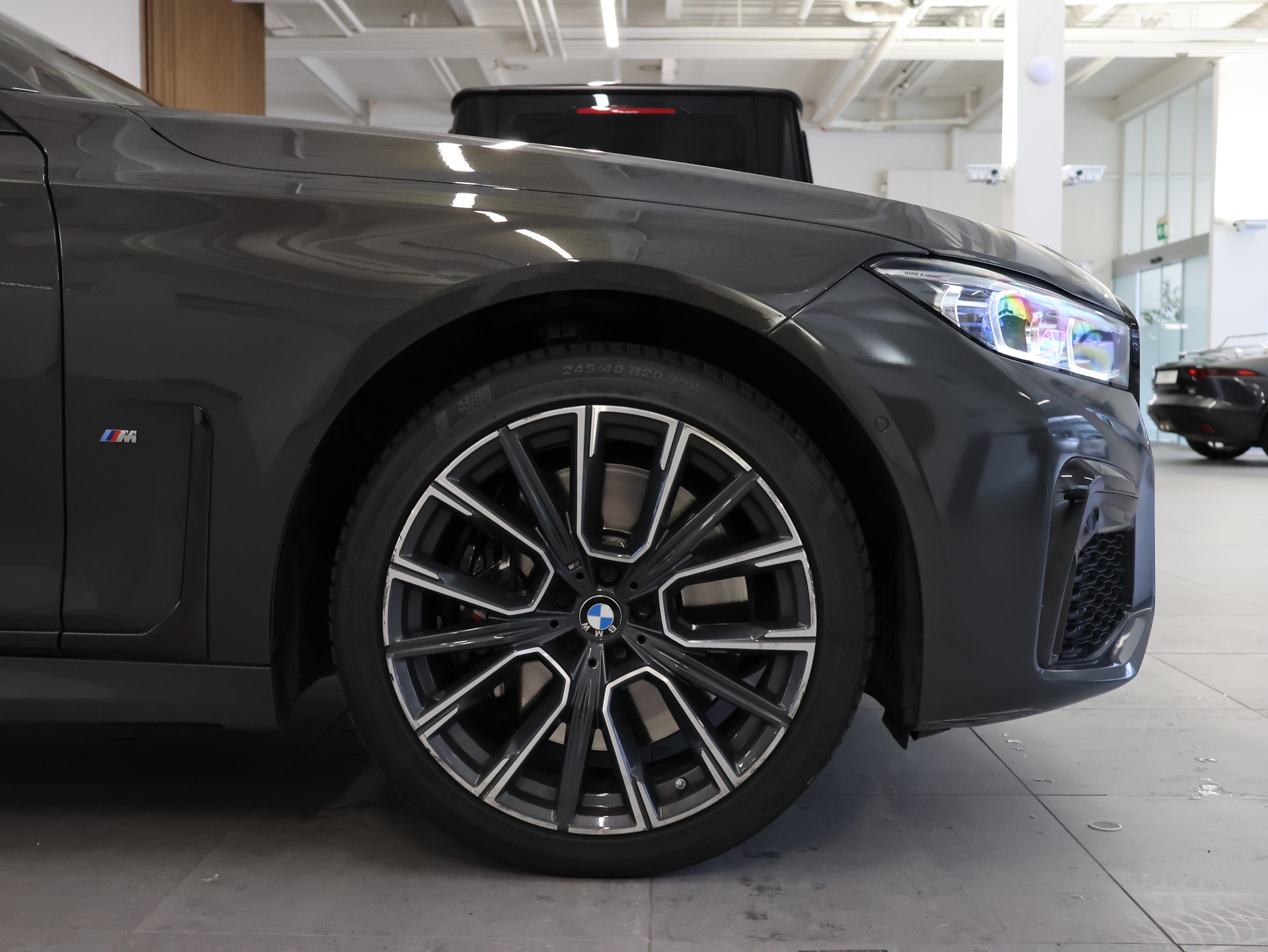BMW 750i xDrive M Sport Steptronic *360 Kamera* *Bowers & Wilkings* *Panoramadach*-image-7