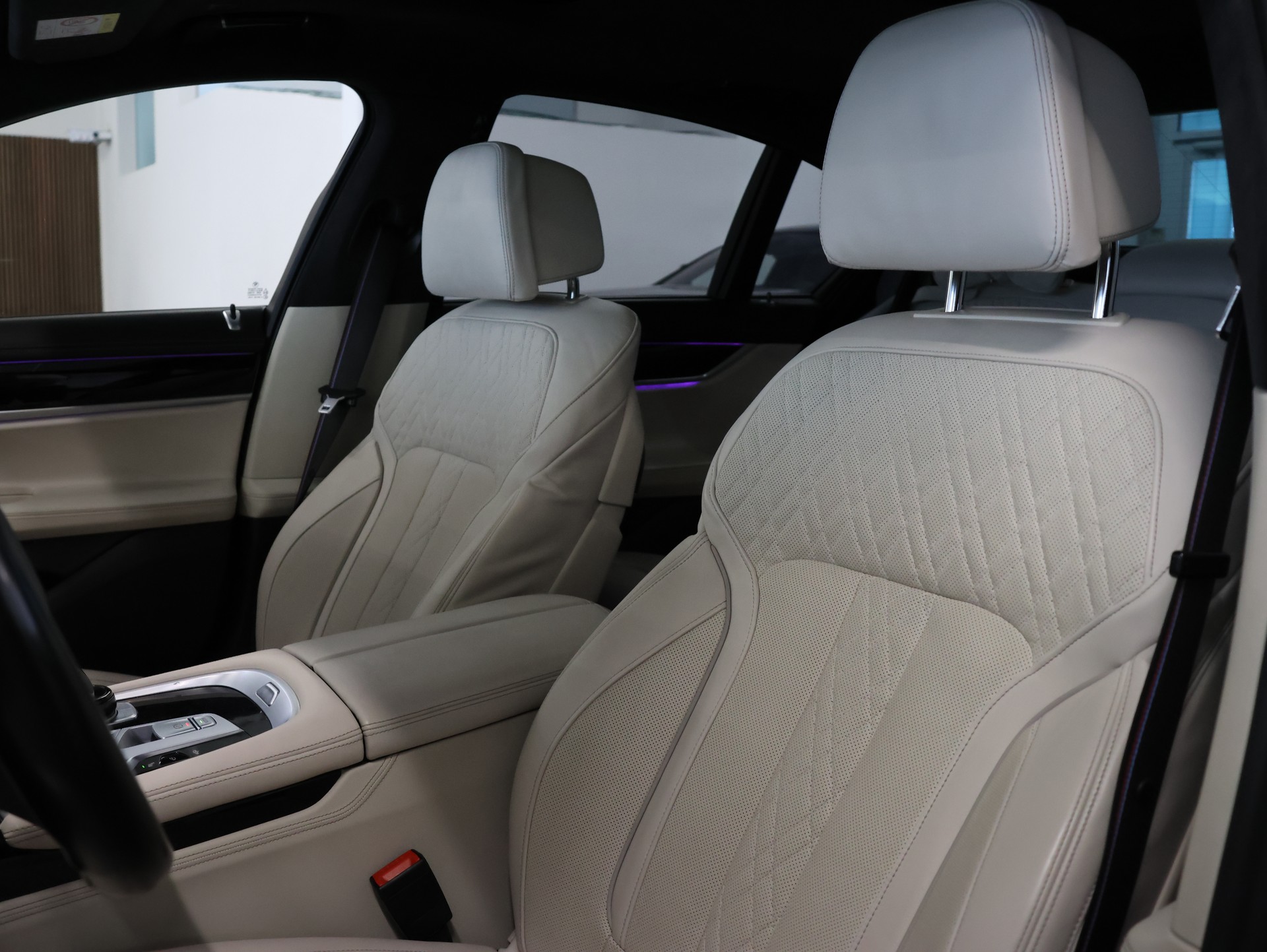 BMW 750i xDrive M Sport Steptronic *360 Kamera* *Bowers & Wilkings* *Panoramadach*-image-14