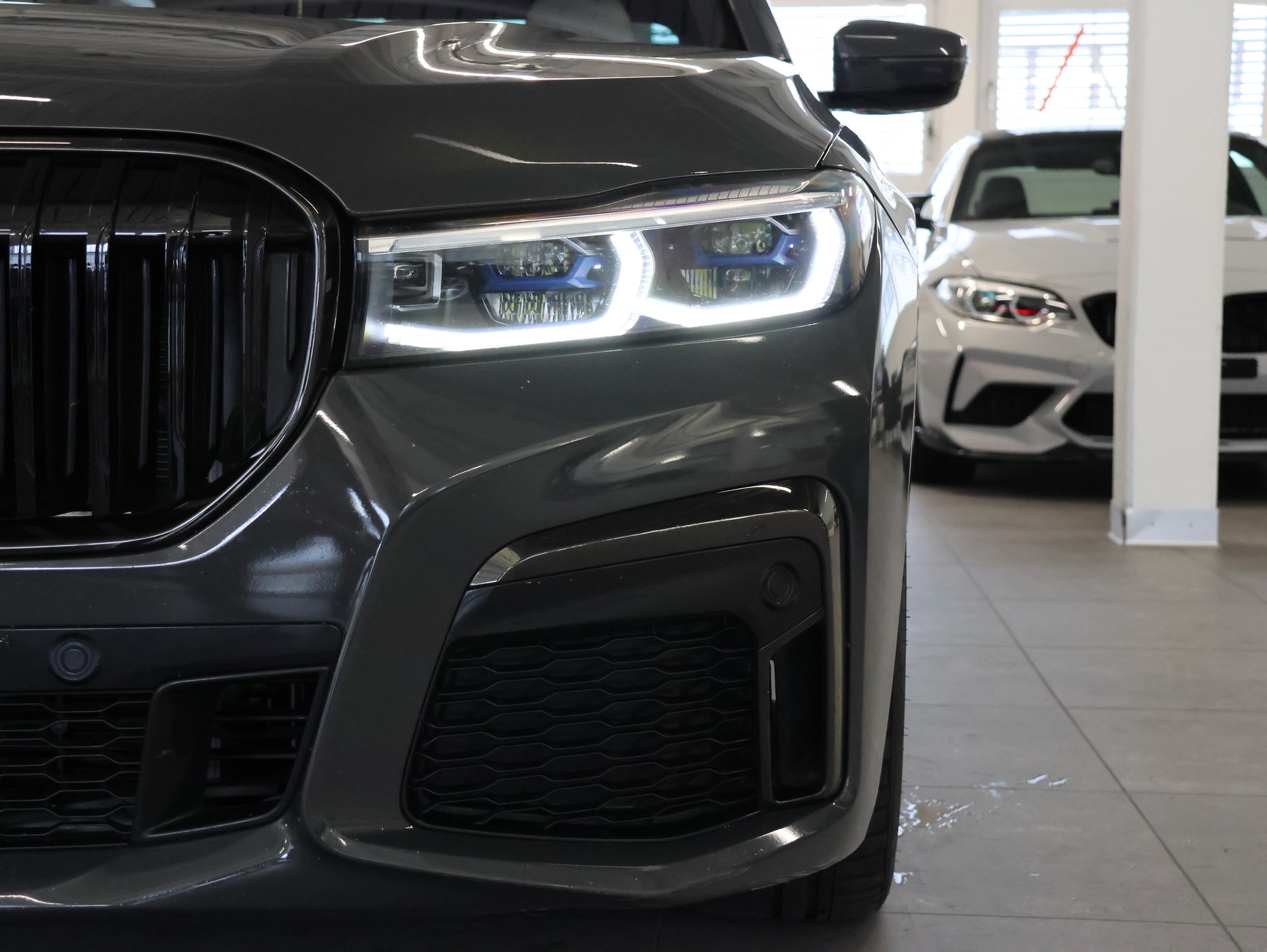 BMW 750i xDrive M Sport Steptronic *360 Kamera* *Bowers & Wilkings* *Panoramadach*-image-8