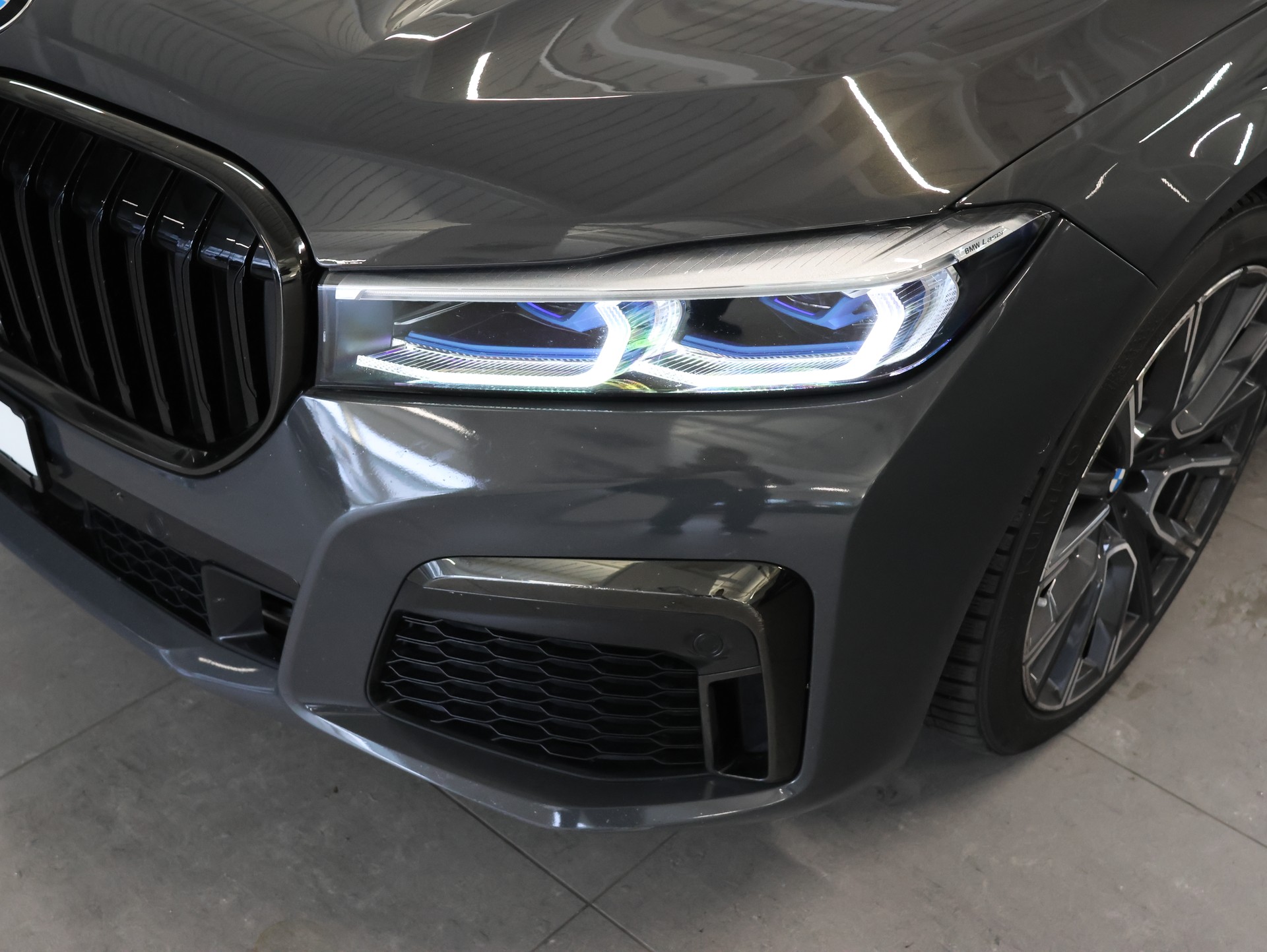 BMW 750i xDrive M Sport Steptronic *360 Kamera* *Bowers & Wilkings* *Panoramadach*-image-9
