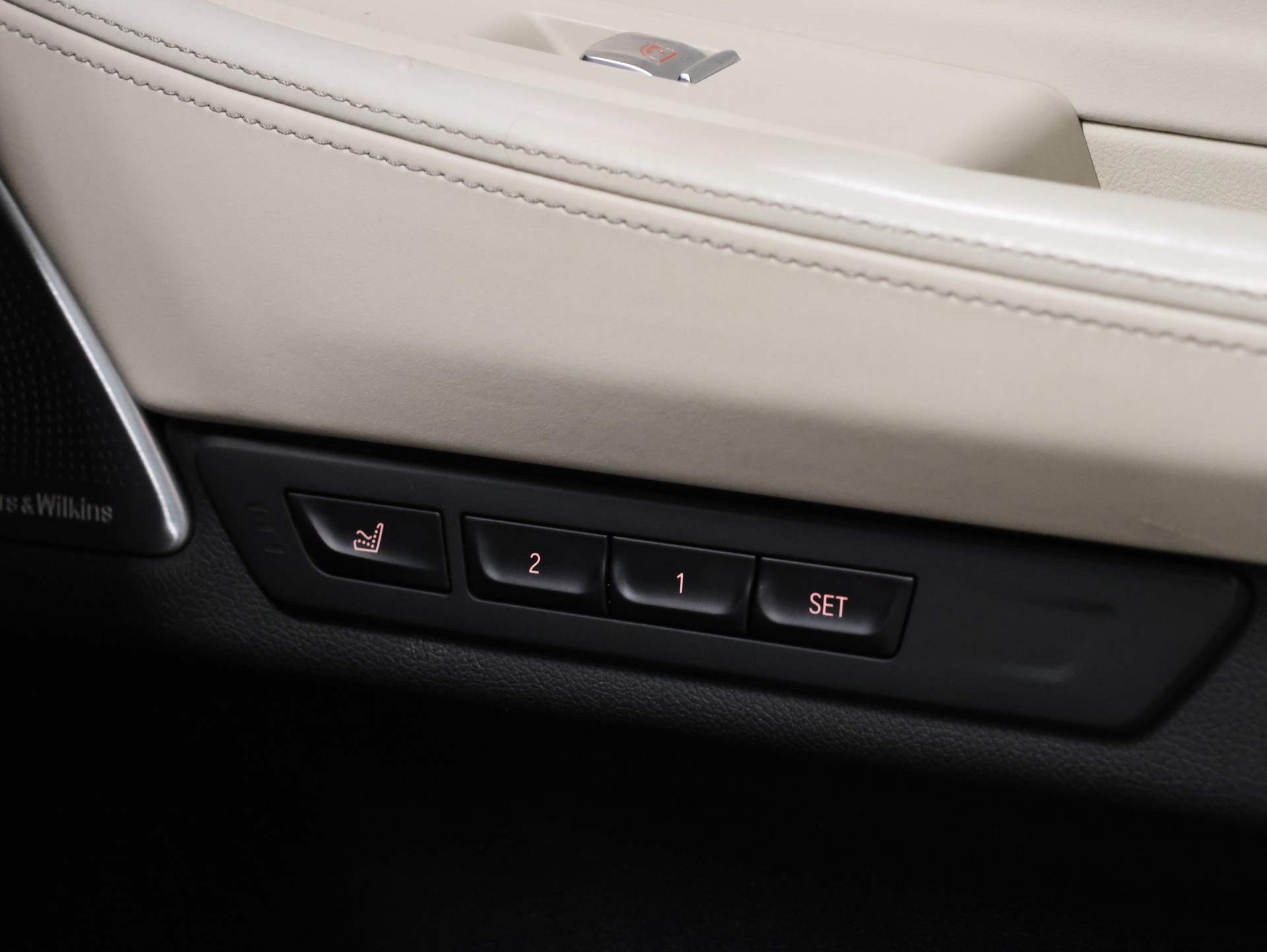 BMW 750i xDrive M Sport Steptronic *360 Kamera* *Bowers & Wilkings* *Panoramadach*-image-26