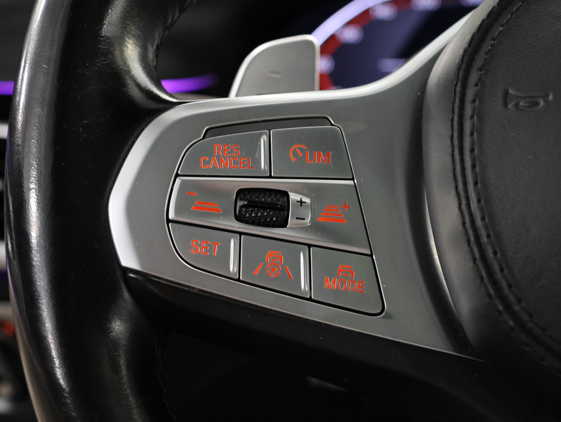 BMW 750i xDrive M Sport Steptronic *360 Kamera* *Bowers & Wilkings* *Panoramadach*-image-19