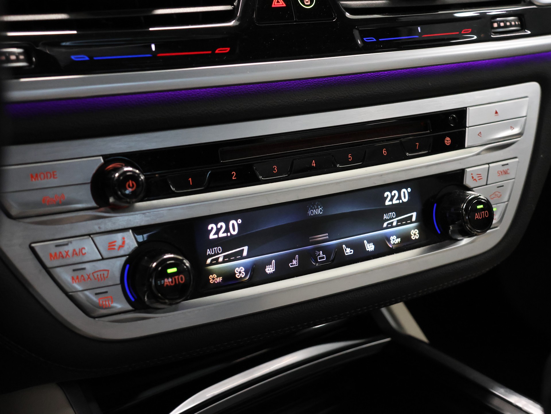 BMW 750i xDrive M Sport Steptronic *360 Kamera* *Bowers & Wilkings* *Panoramadach*-image-23