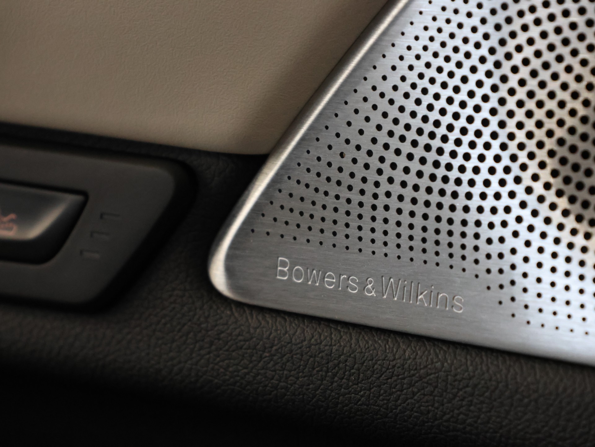 BMW 750i xDrive M Sport Steptronic *360 Kamera* *Bowers & Wilkings* *Panoramadach*-image-27