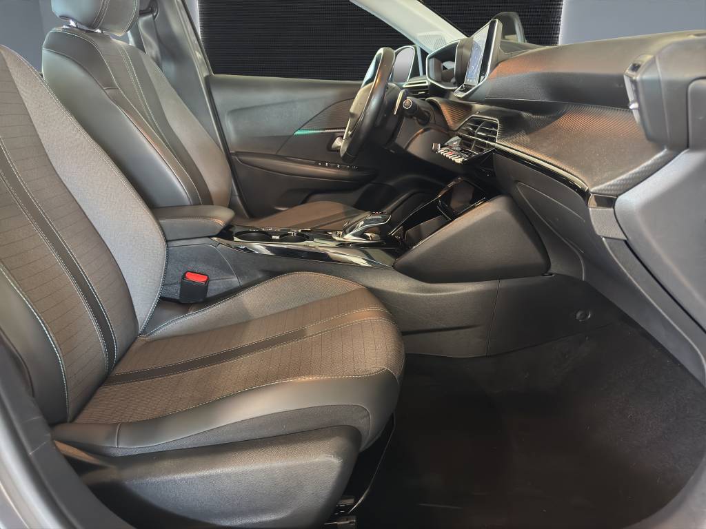 PEUGEOT 208 1.2 PureTech Allure EAT8-image-10