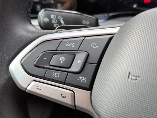 VW Golf 2.0 TSI Style DSG 4M-image-11