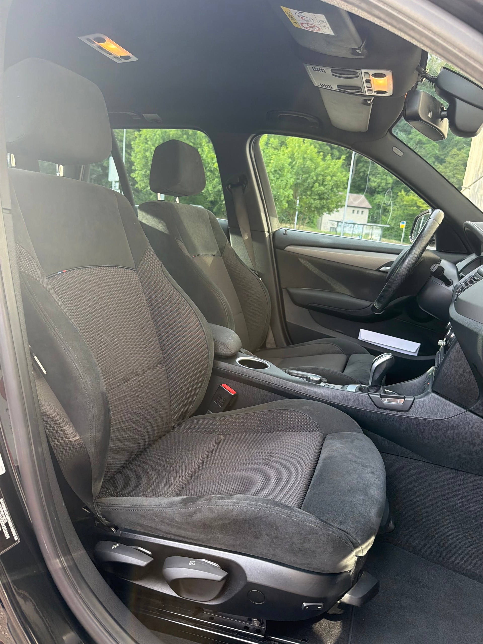 BMW X1 xDrive 18d Steptronic M-Paket-image-12