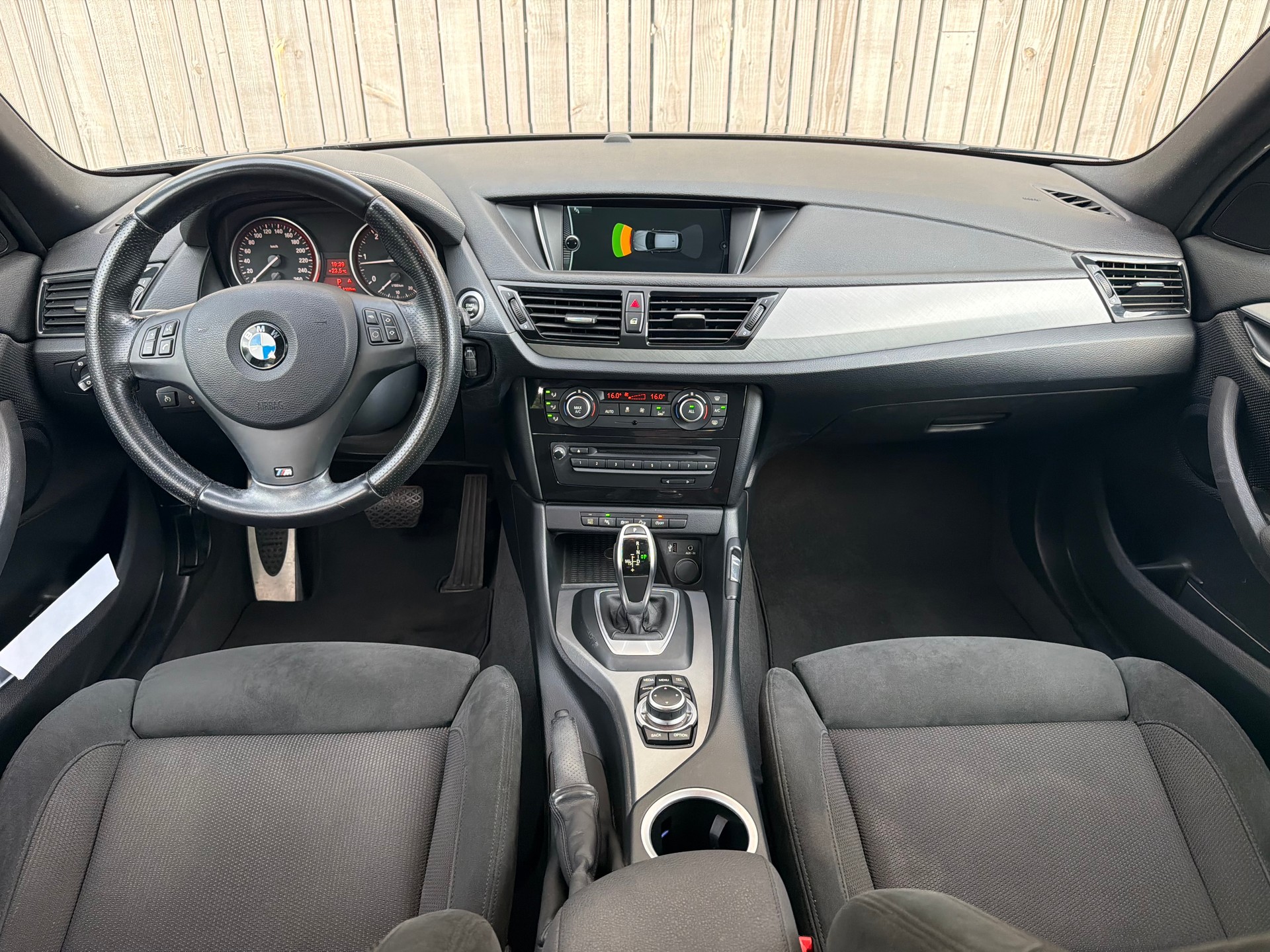 BMW X1 xDrive 18d Steptronic M-Paket-image-9