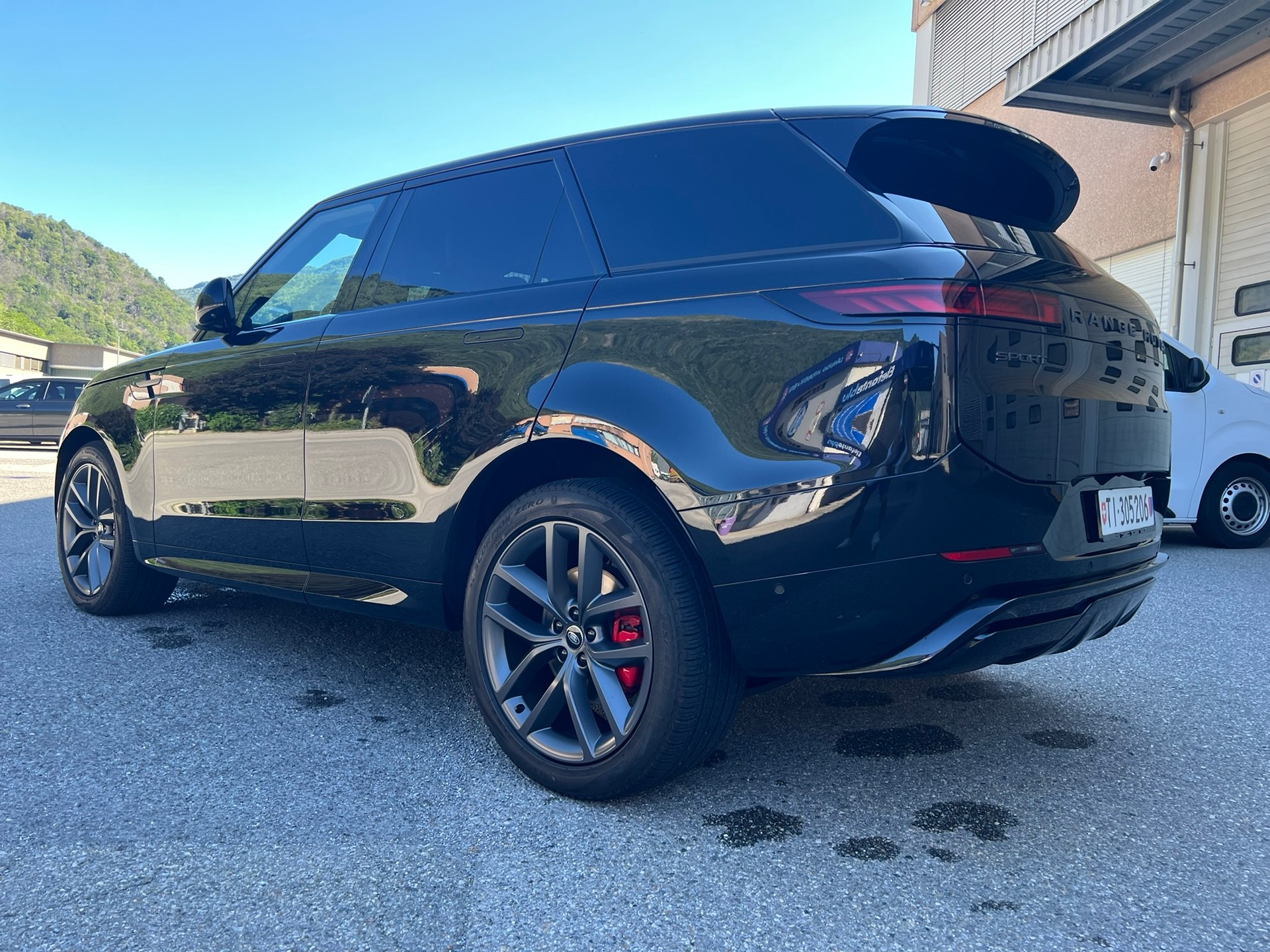 LAND ROVER Range Rover Sport D300 3.0 TD6 MHEV Dynamic SE Automatic-image-4