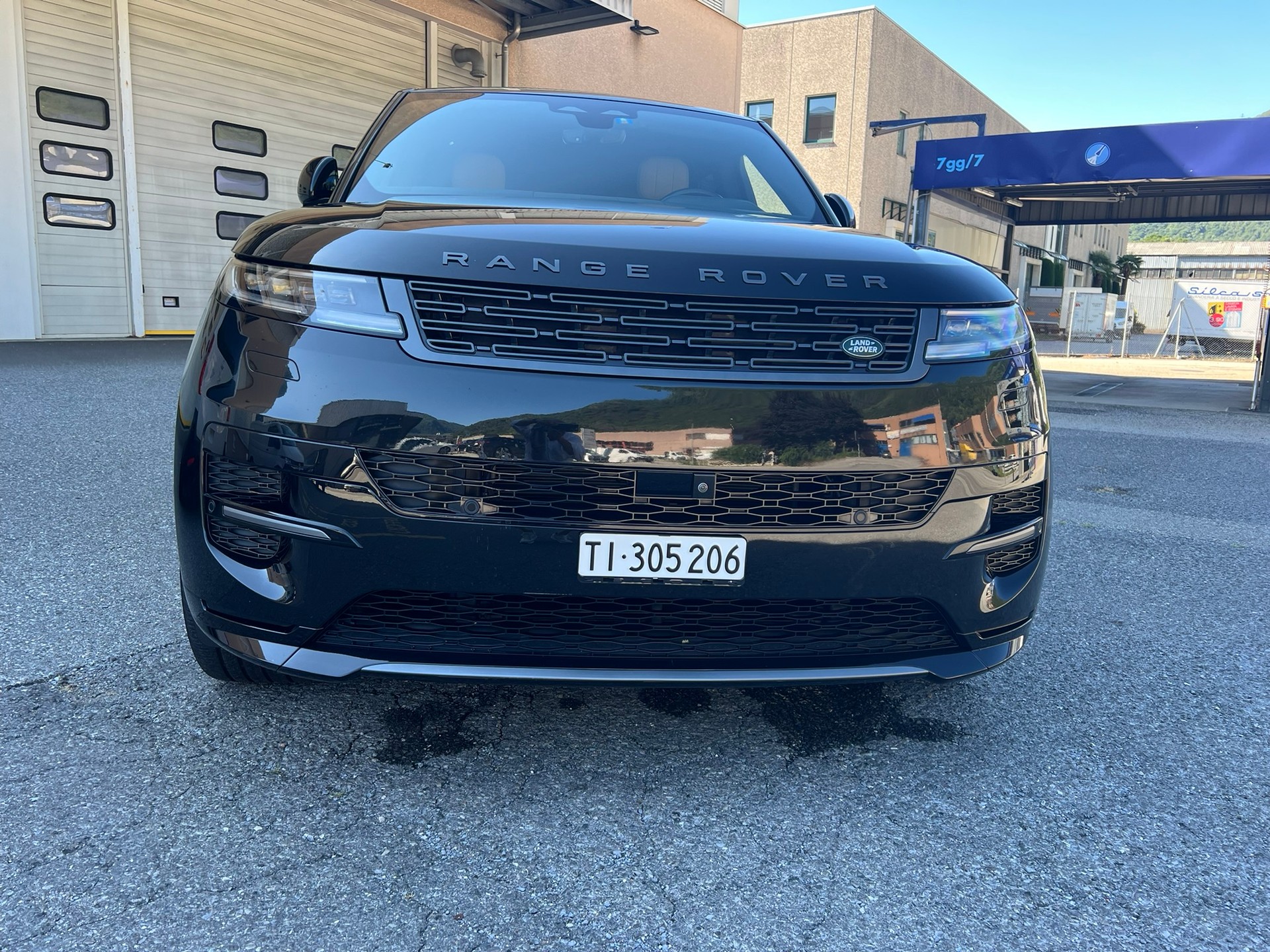 LAND ROVER Range Rover Sport D300 3.0 TD6 MHEV Dynamic SE Automatic-image-2
