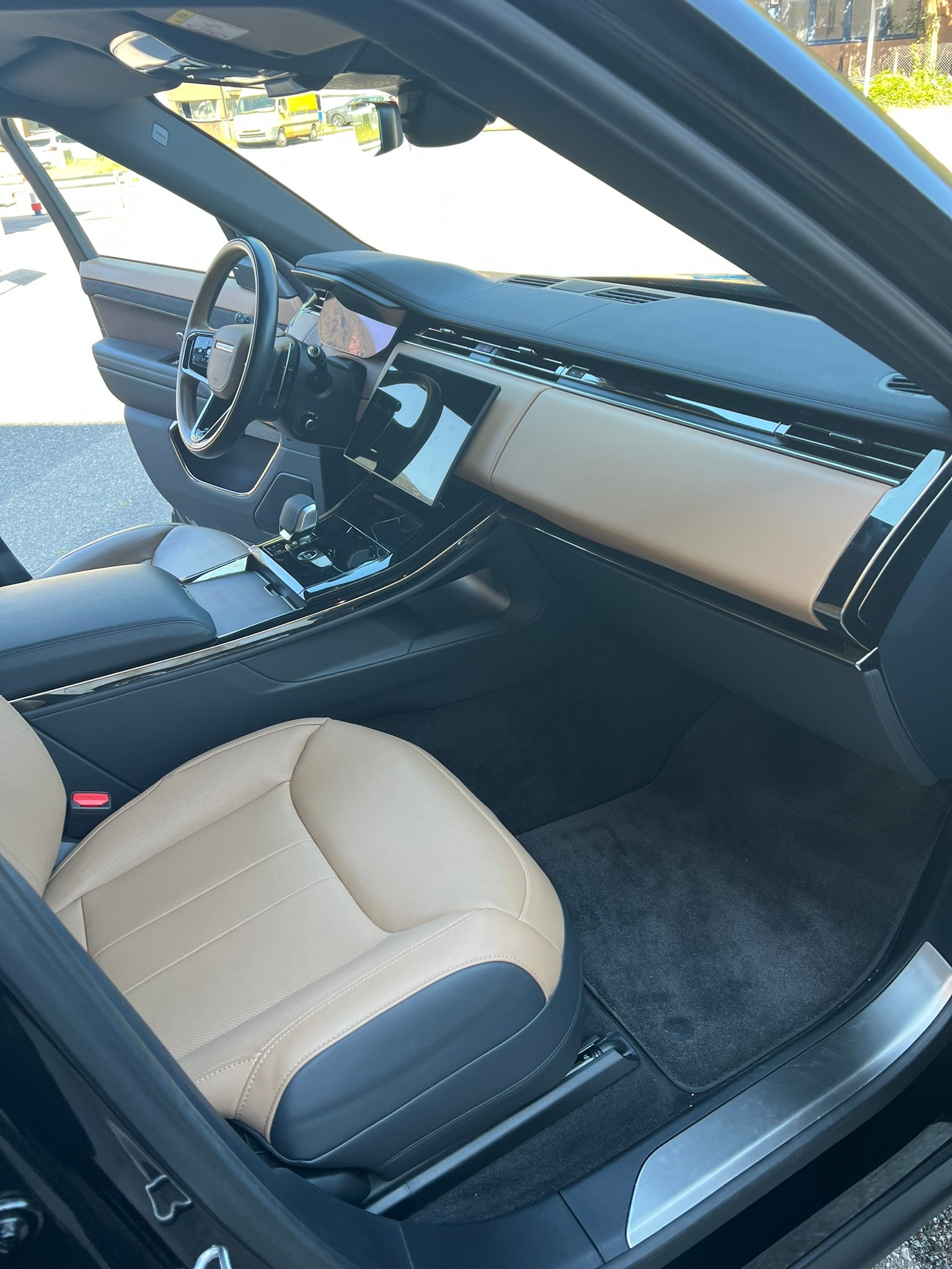 LAND ROVER Range Rover Sport D300 3.0 TD6 MHEV Dynamic SE Automatic-image-13