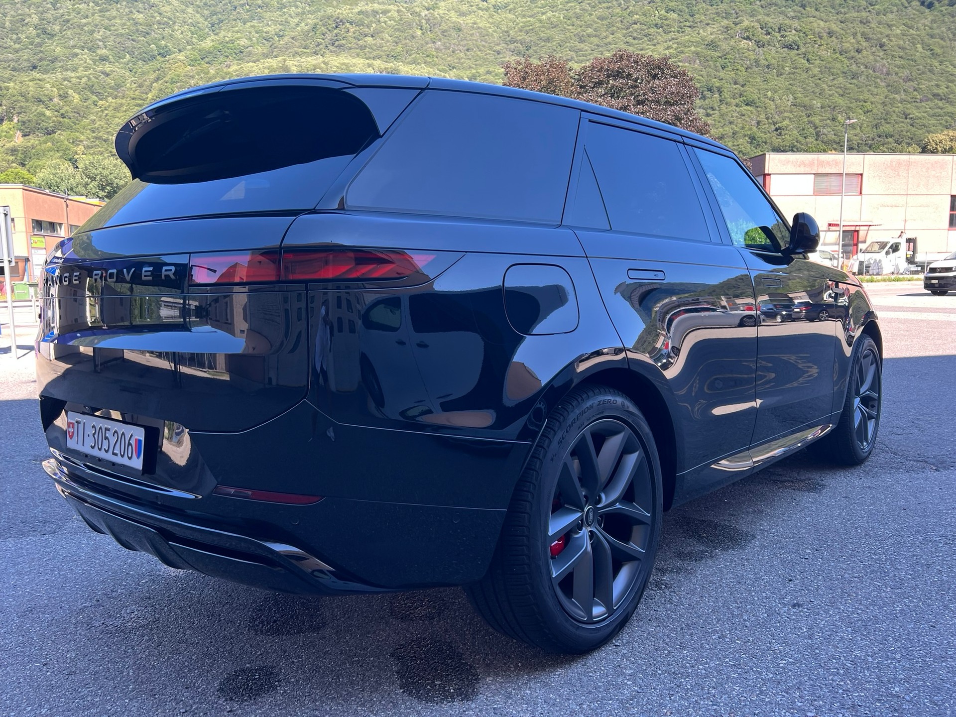 LAND ROVER Range Rover Sport D300 3.0 TD6 MHEV Dynamic SE Automatic-image-3