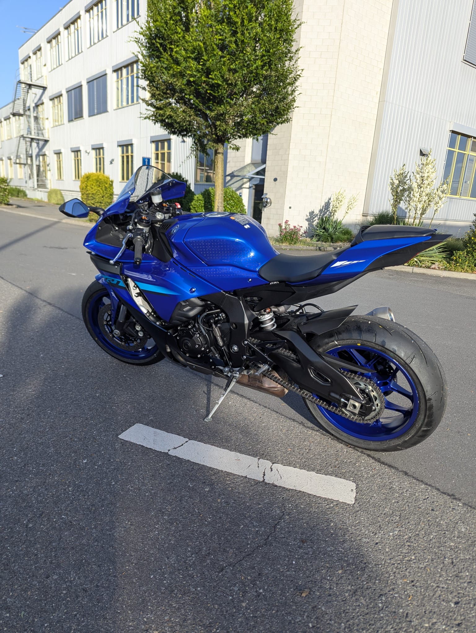 YAMAHA YZF-R1 ABS-image-1
