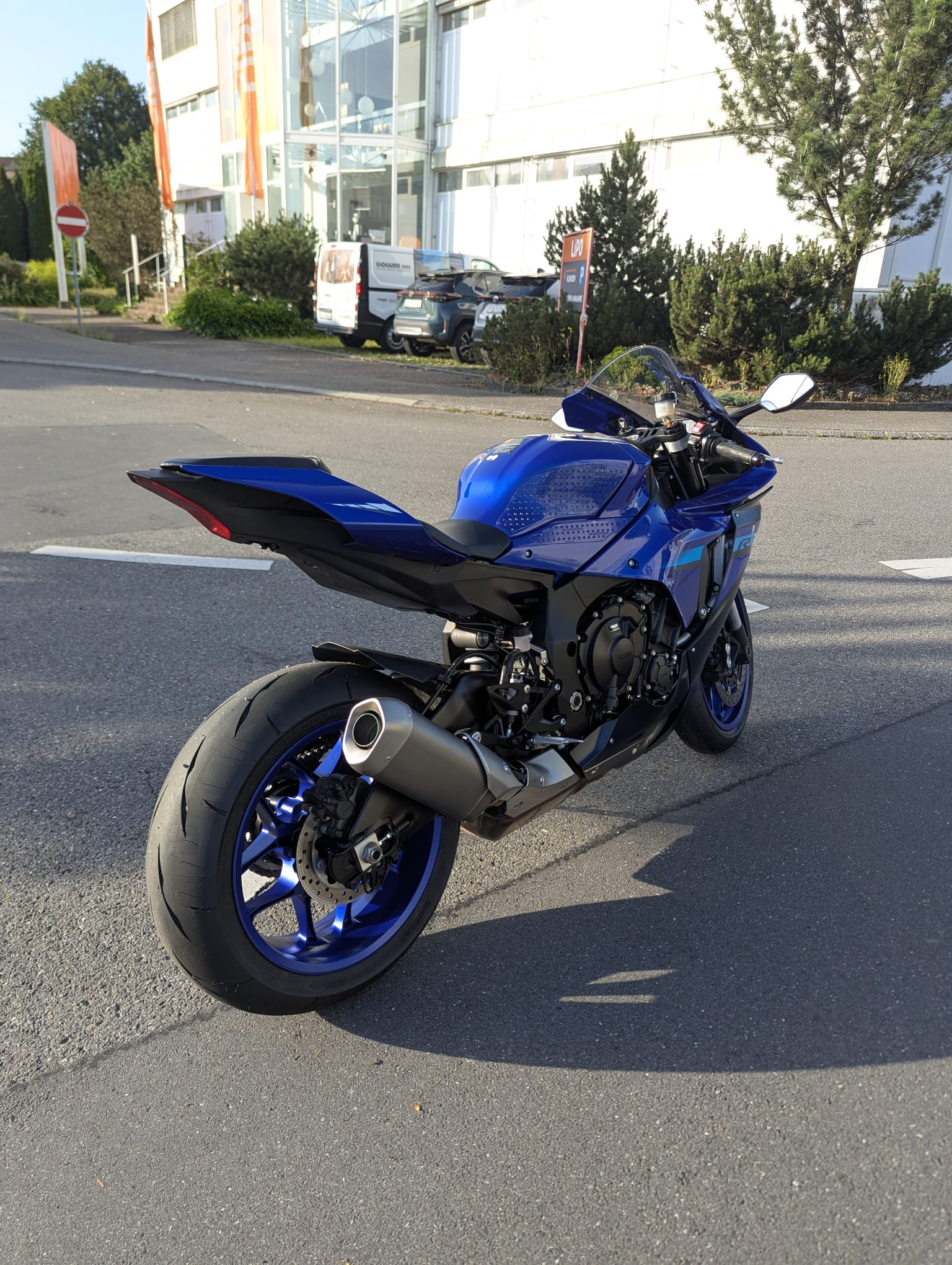 YAMAHA YZF-R1 ABS-image-2