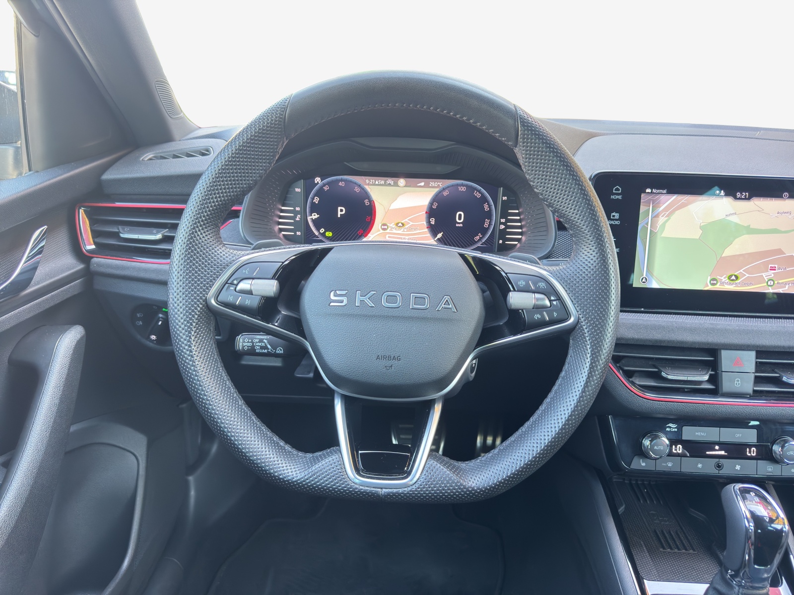 SKODA Kamiq 1.0 TSI Dynamic DSG-image-9