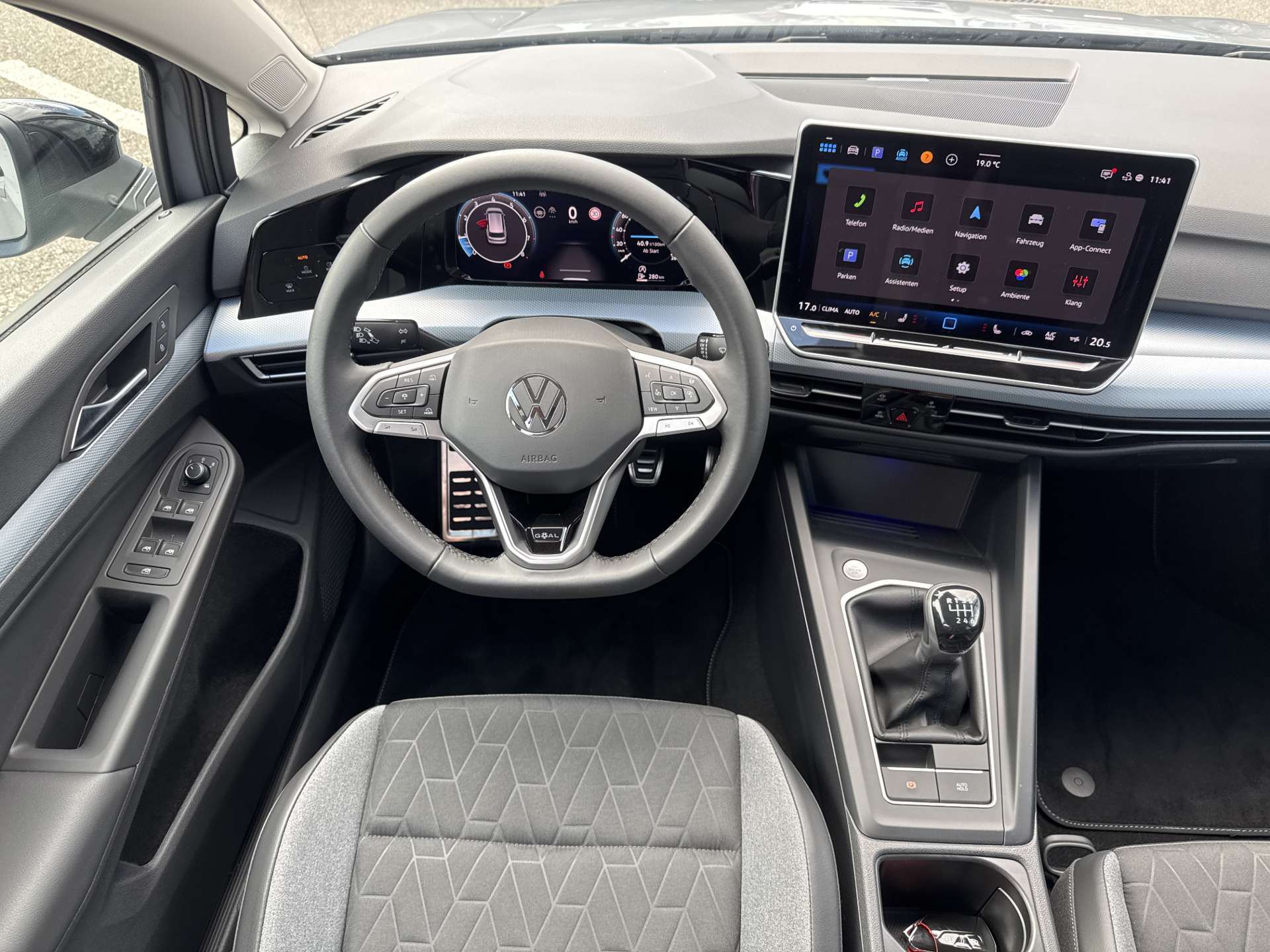 VW Golf Variant 1.5 eTSi mHEV Life GOAL-image-4