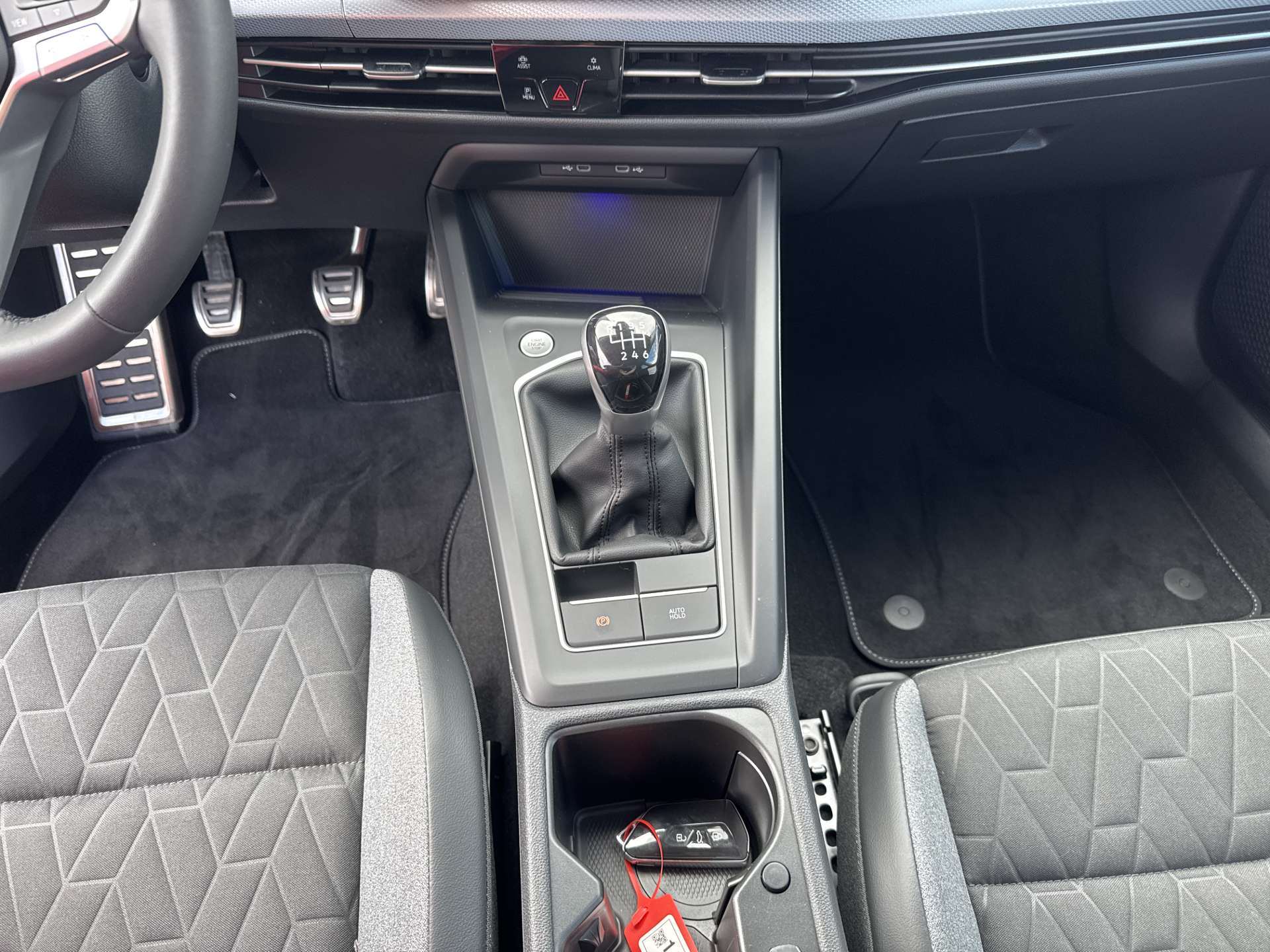 VW Golf Variant 1.5 eTSi mHEV Life GOAL-image-11